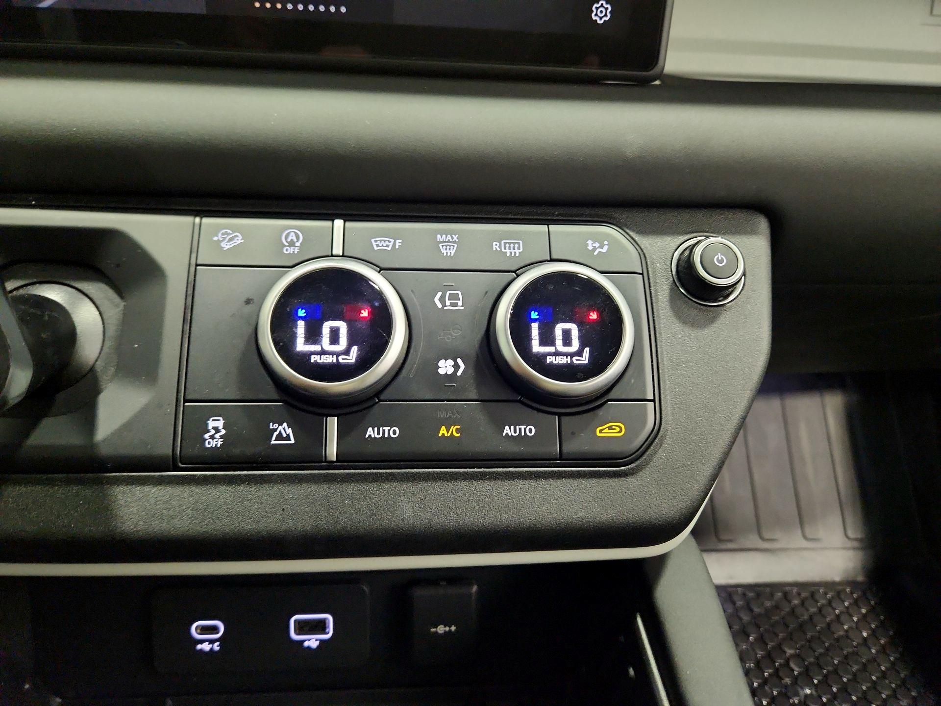 Thumbnail: 2024 Land Rover Defender - 17