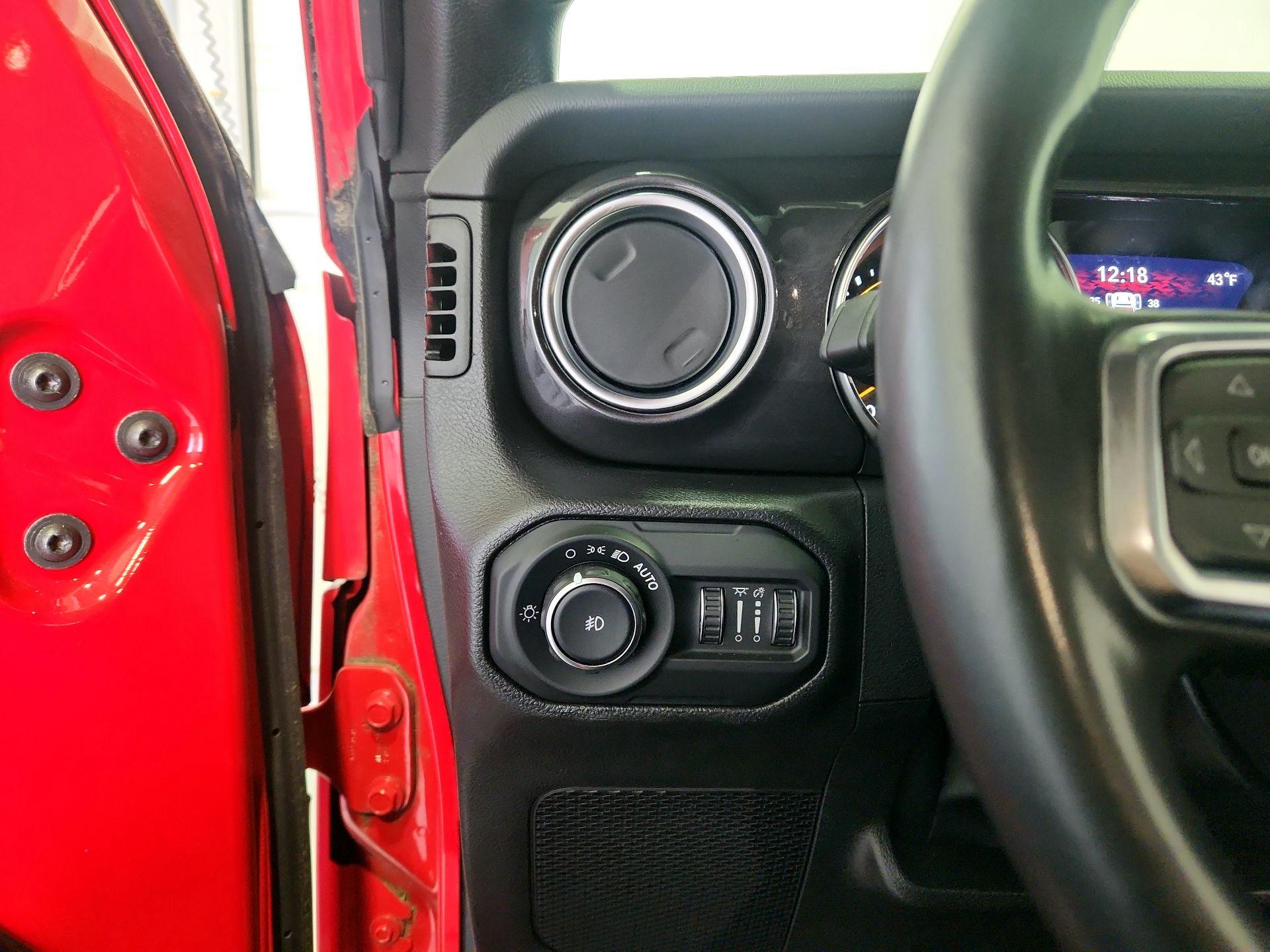 Thumbnail: 2022 Jeep Wrangler - 13