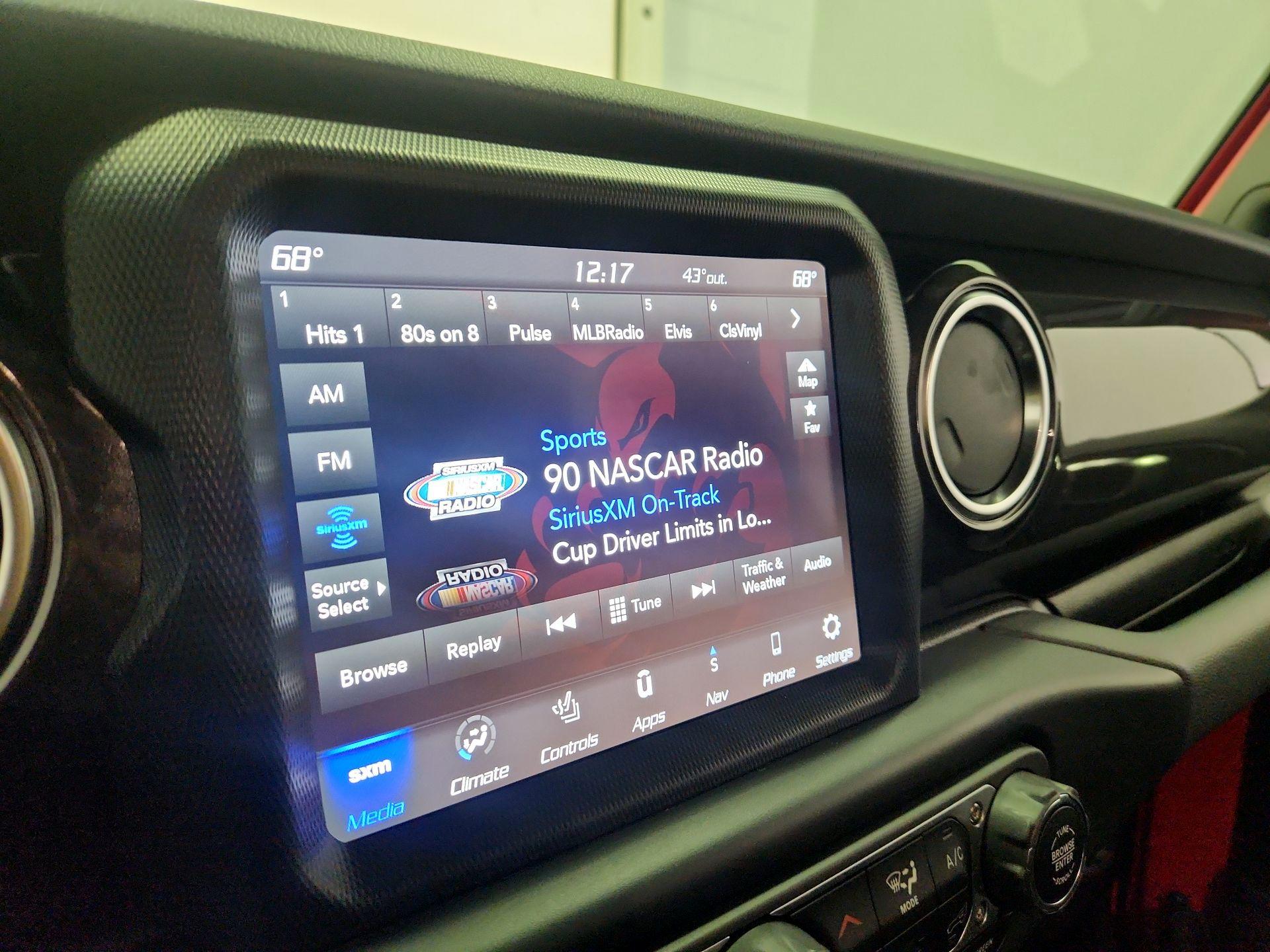 Thumbnail: 2022 Jeep Wrangler - 16