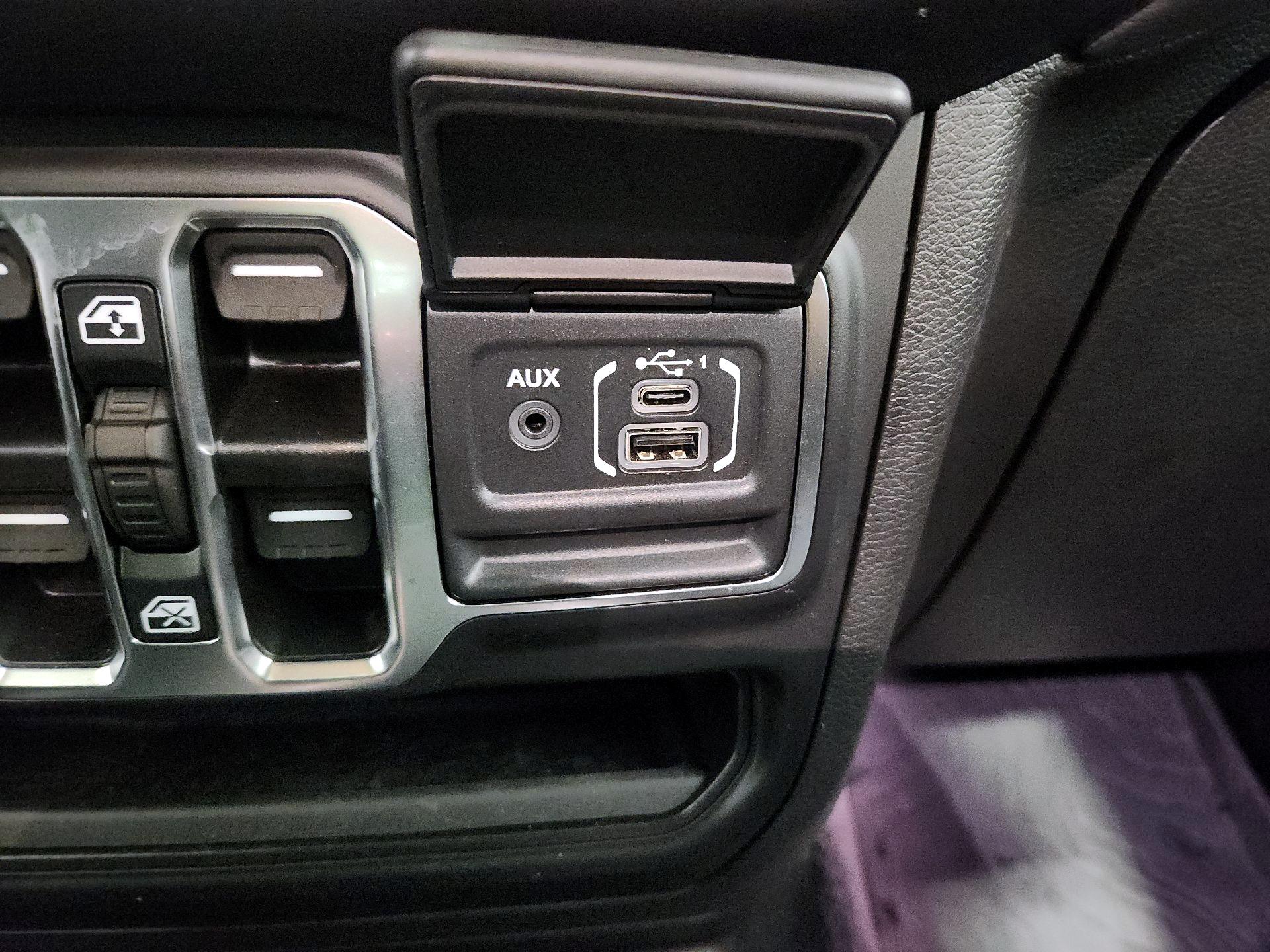 Thumbnail: 2022 Jeep Wrangler - 19