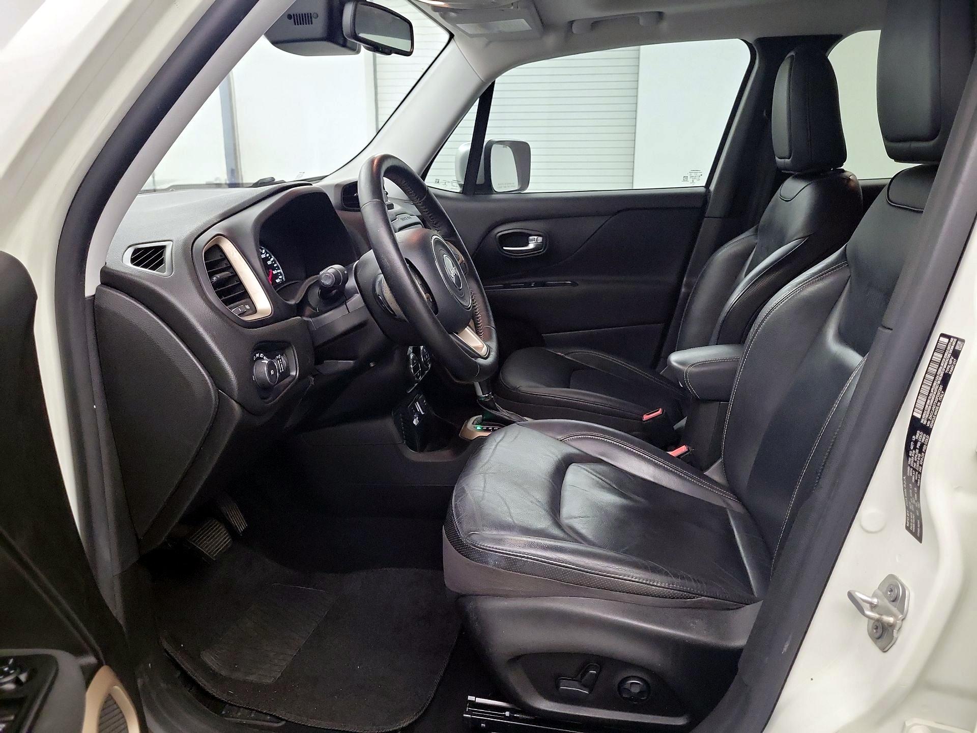 Thumbnail: 2016 Jeep Renegade - 9