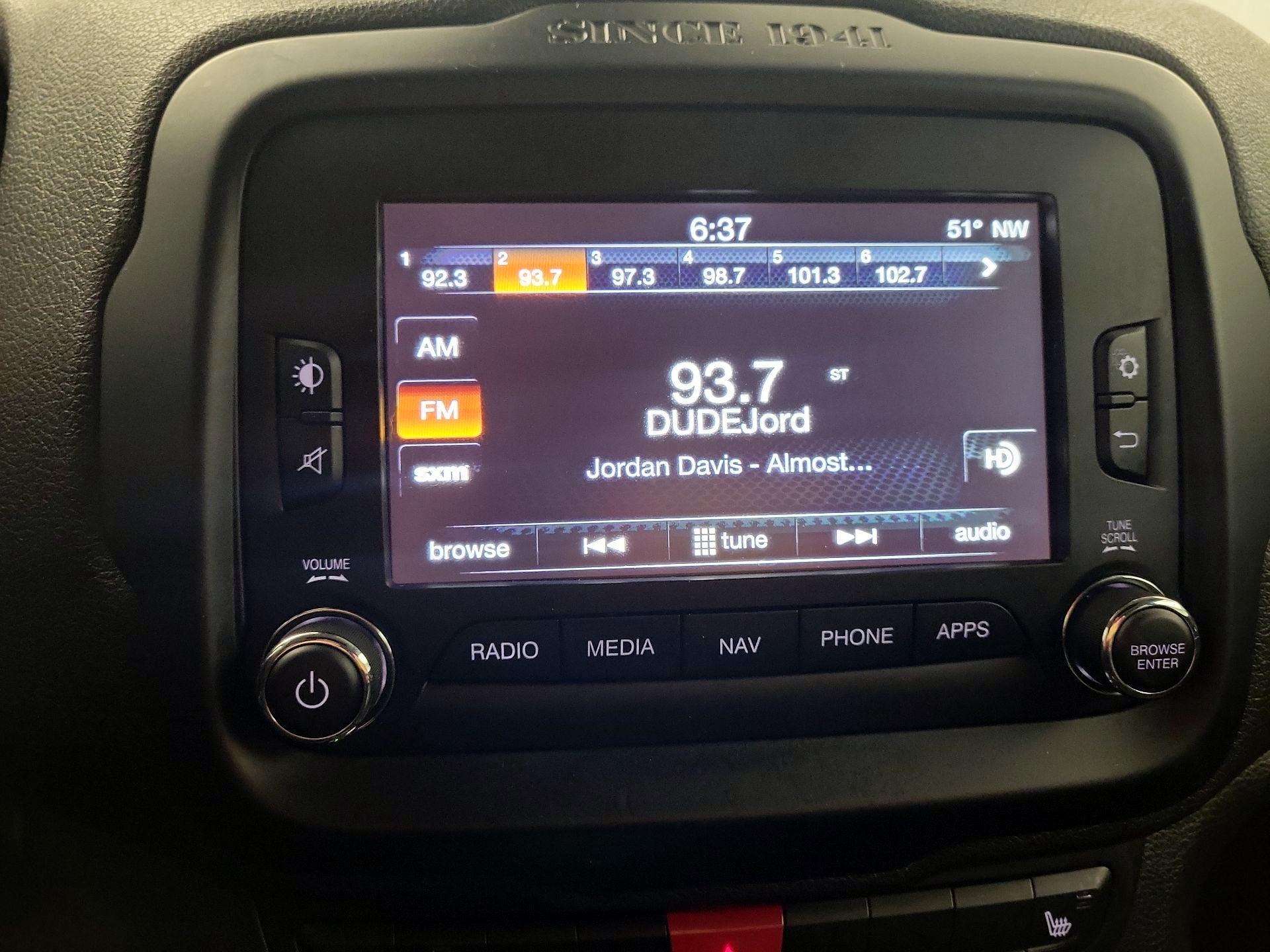 Thumbnail: 2016 Jeep Renegade - 13