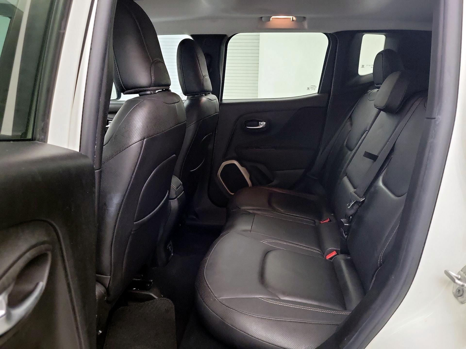 Thumbnail: 2016 Jeep Renegade - 17