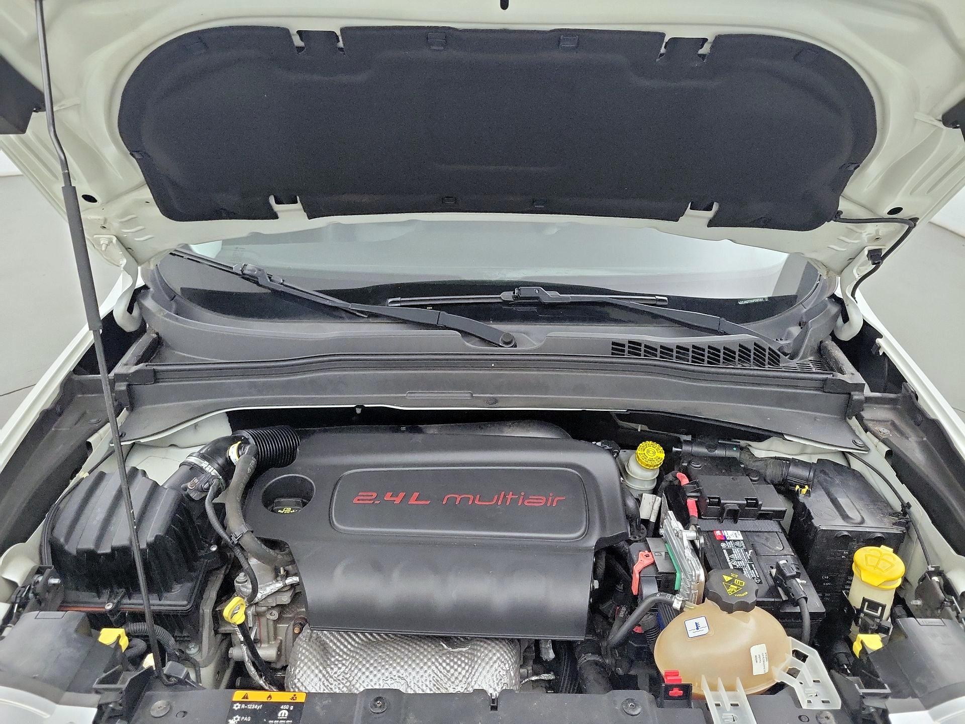 Thumbnail: 2016 Jeep Renegade - 19