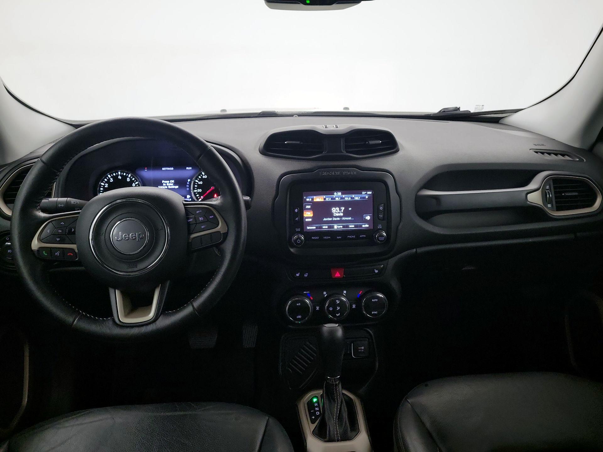 Thumbnail: 2016 Jeep Renegade - 8