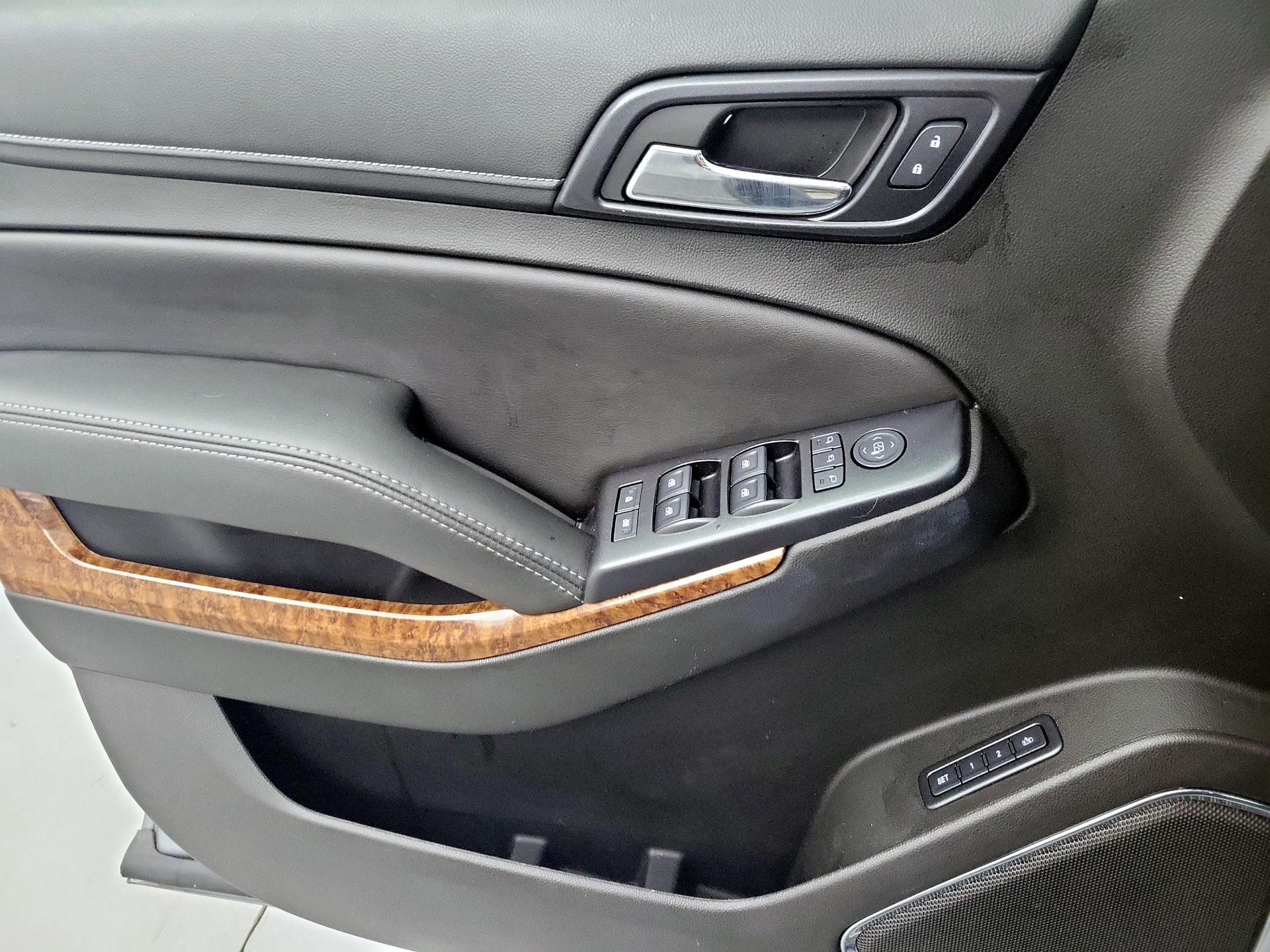 Thumbnail: 2018 Chevrolet Suburban - 10