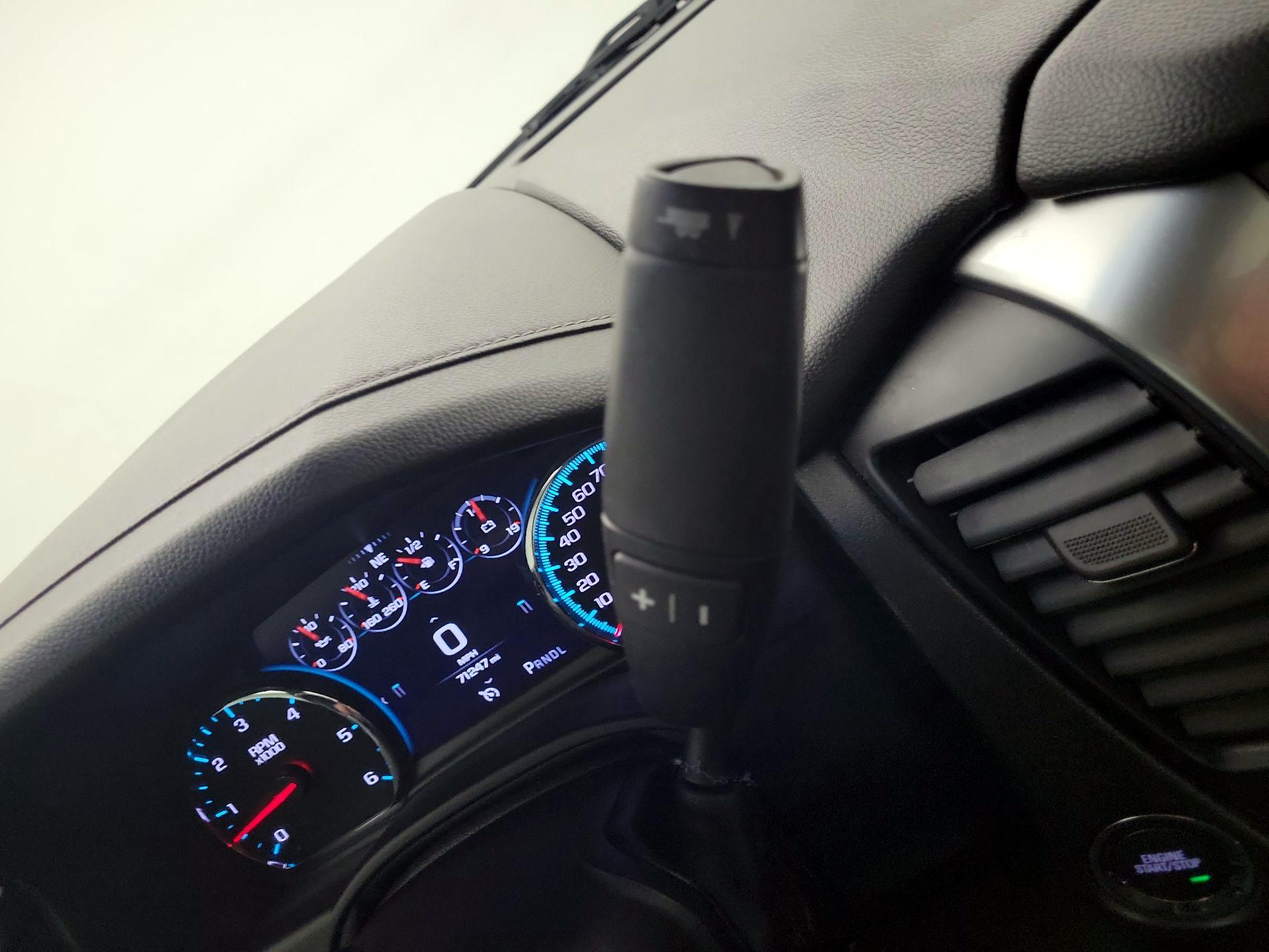 Thumbnail: 2018 Chevrolet Suburban - 15