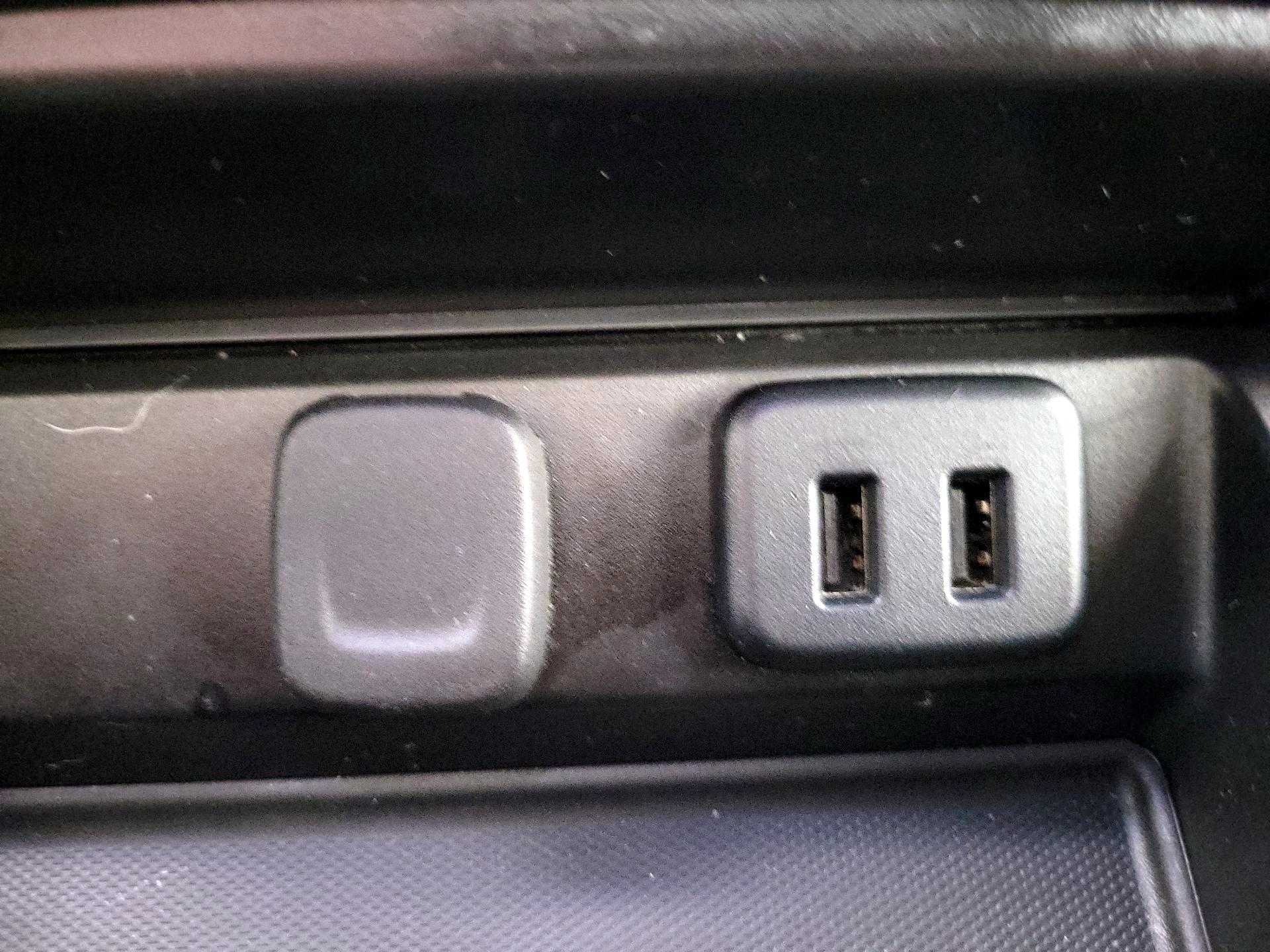 Thumbnail: 2018 Chevrolet Suburban - 16