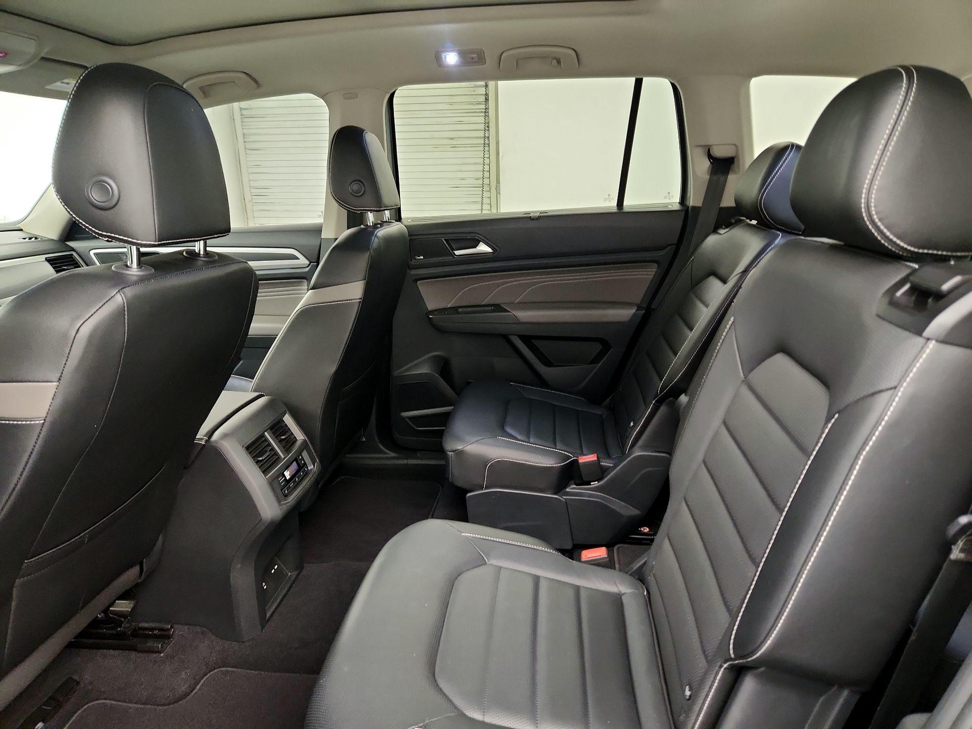 Thumbnail: 2022 Volkswagen Atlas - 16