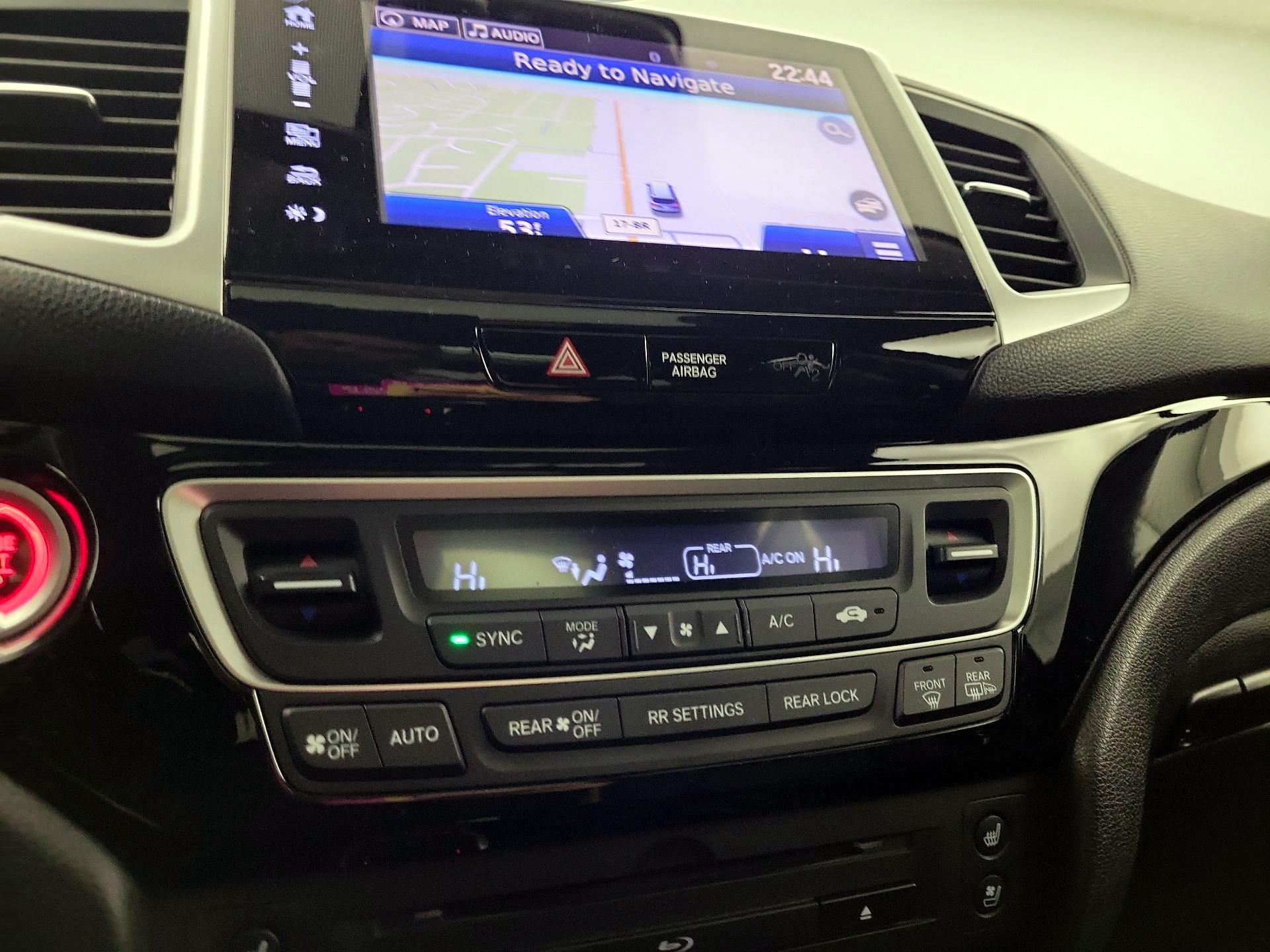 Thumbnail: 2017 Honda Pilot - 15