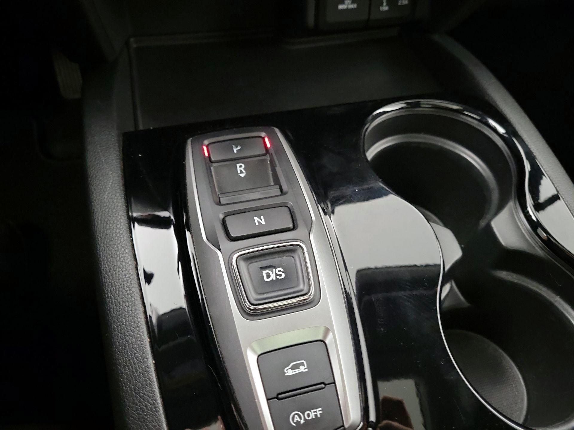 Thumbnail: 2017 Honda Pilot - 16