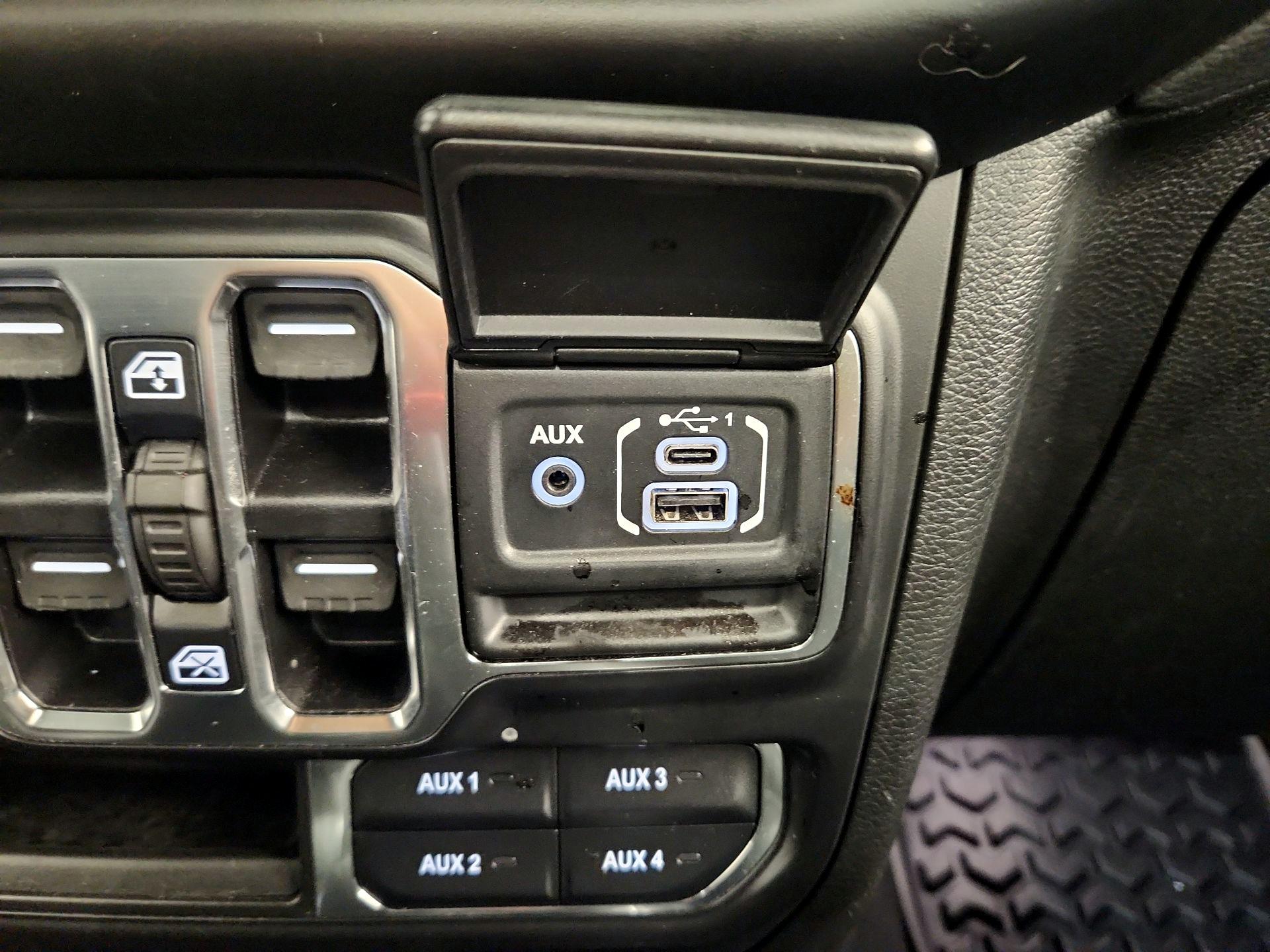 Thumbnail: 2021 Jeep Wrangler - 18