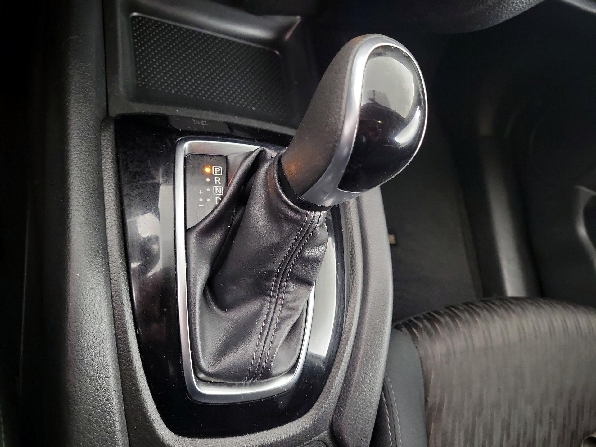 Thumbnail: 2017 Nissan Rogue - 15