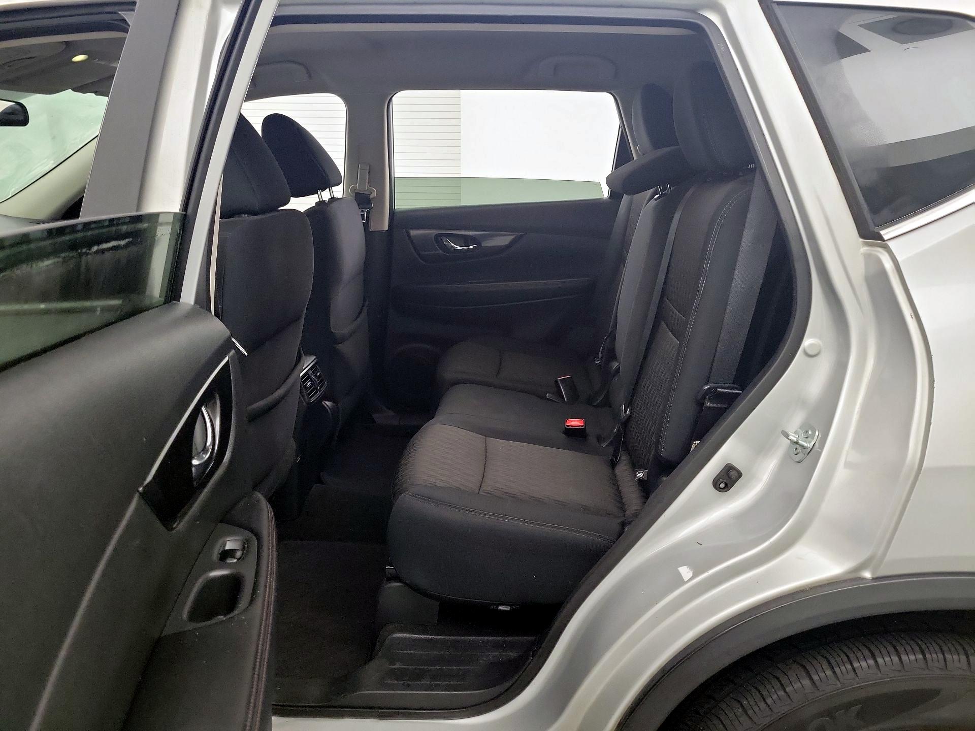 Thumbnail: 2017 Nissan Rogue - 17