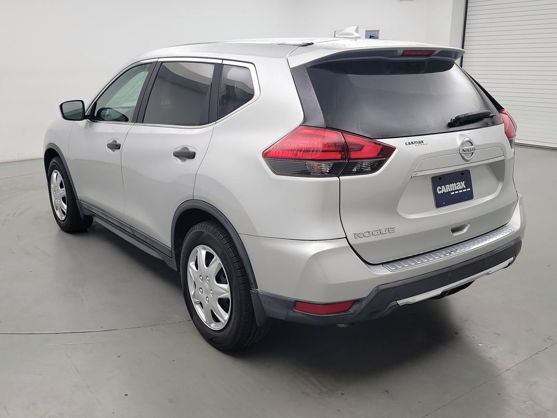 Thumbnail: 2017 Nissan Rogue - 7