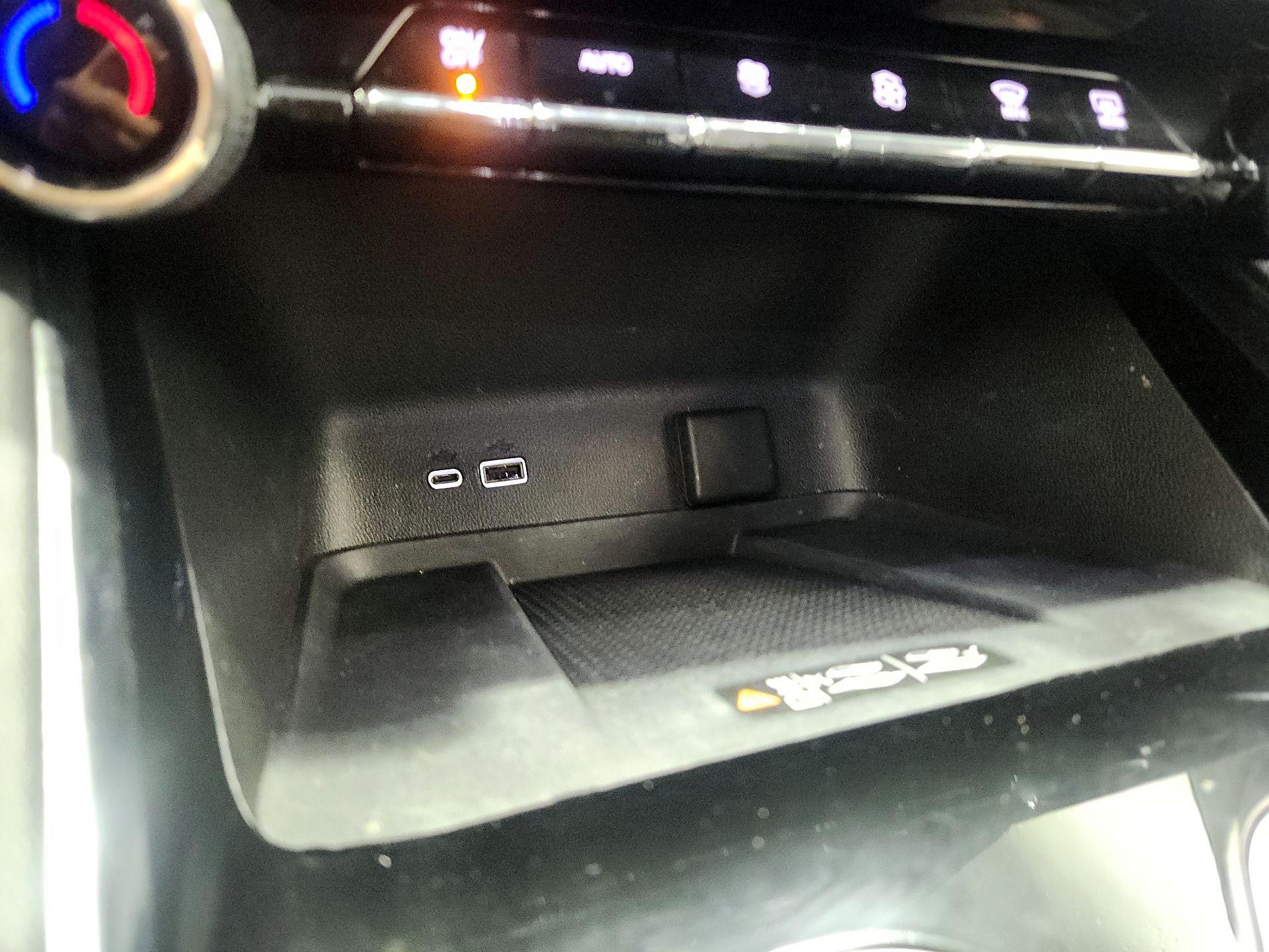 Thumbnail: 2024 Chevrolet Traverse - 19