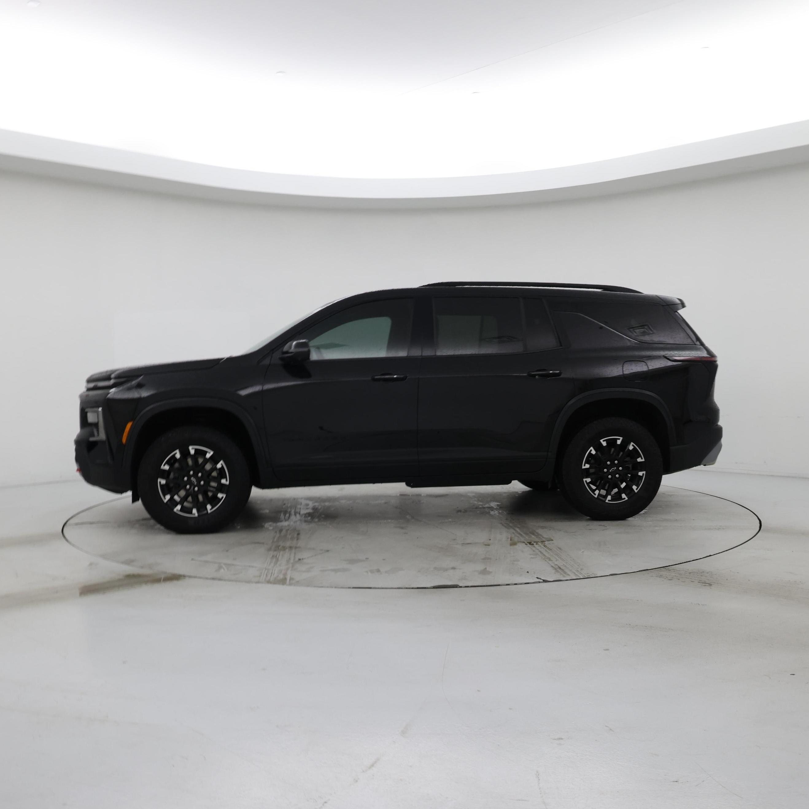 Thumbnail: 2024 Chevrolet Traverse - 3