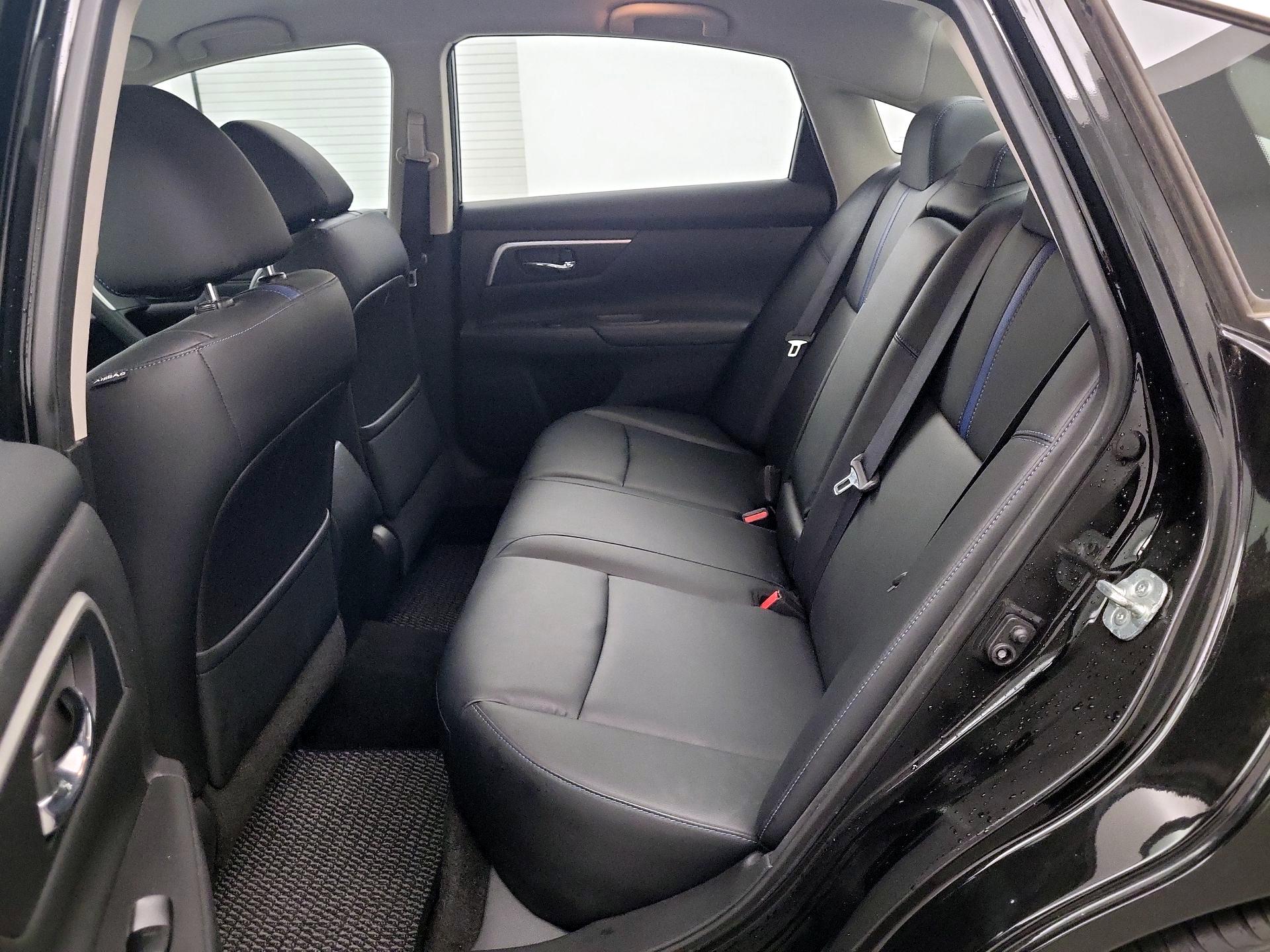 Thumbnail: 2018 Nissan Altima - 18