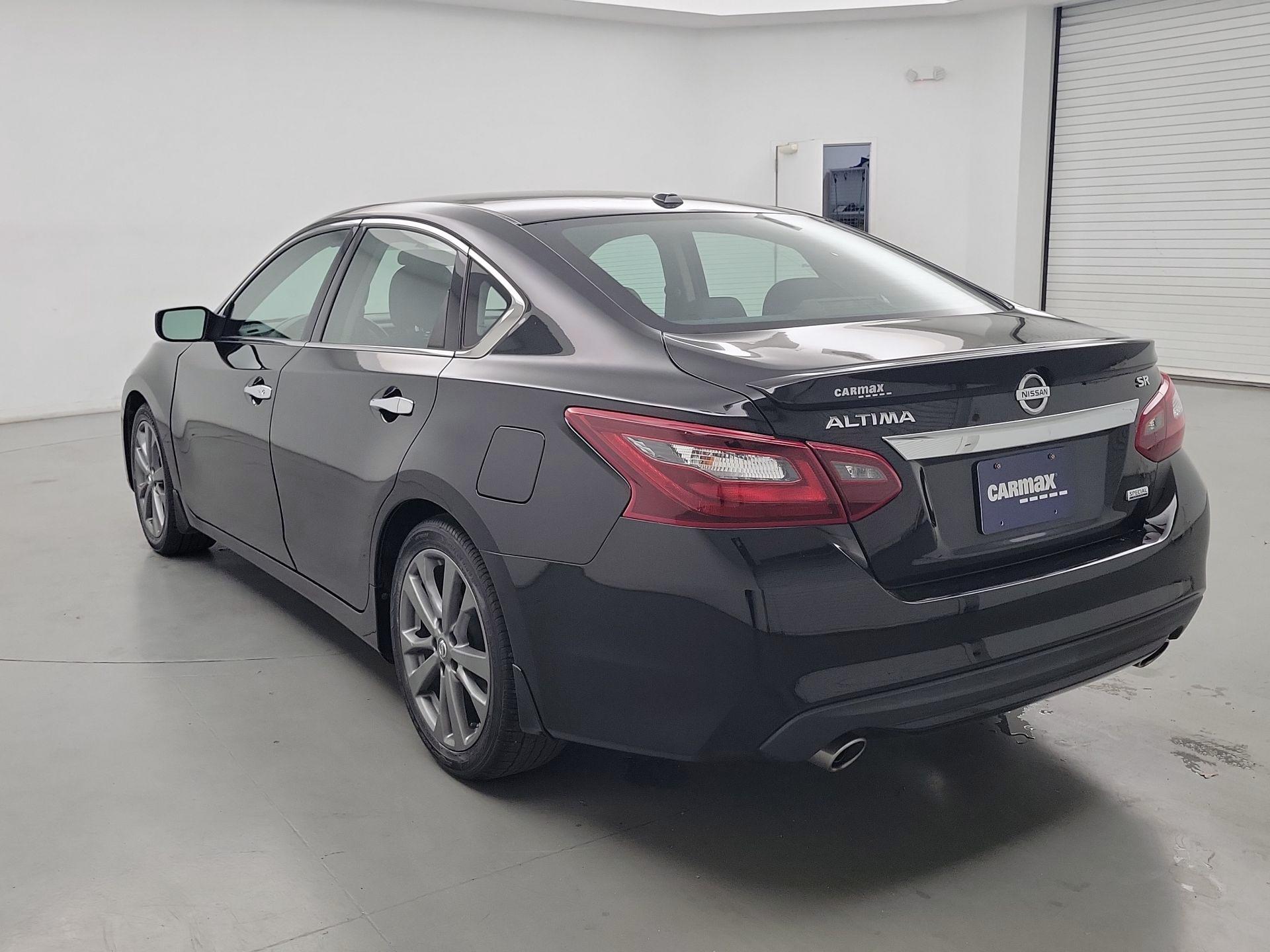 Thumbnail: 2018 Nissan Altima - 7