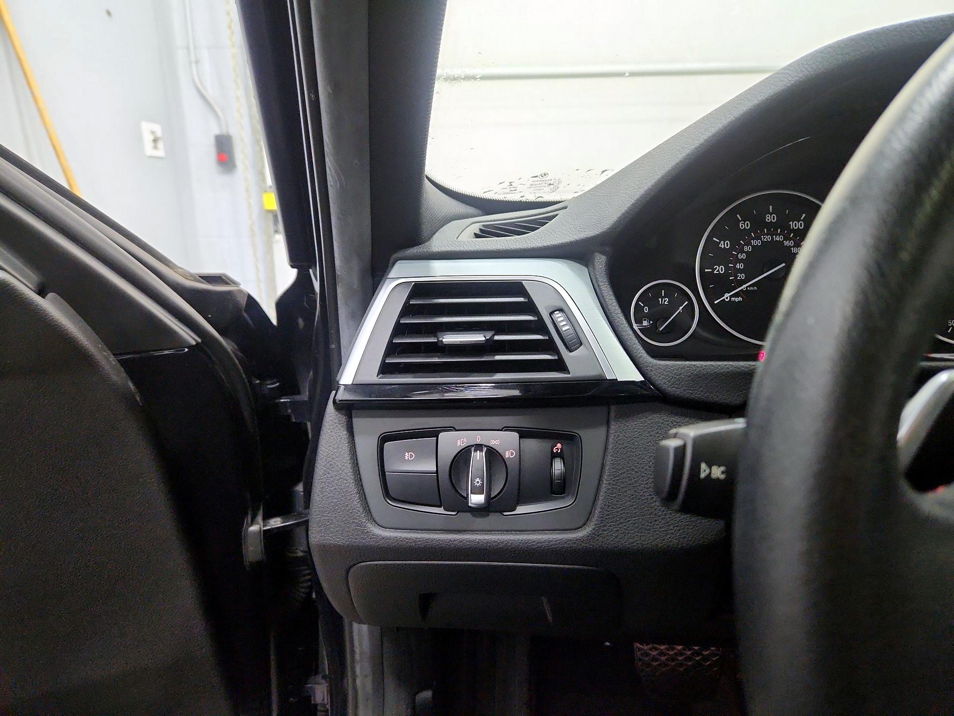 Thumbnail: 2016 BMW 3 Series - 13