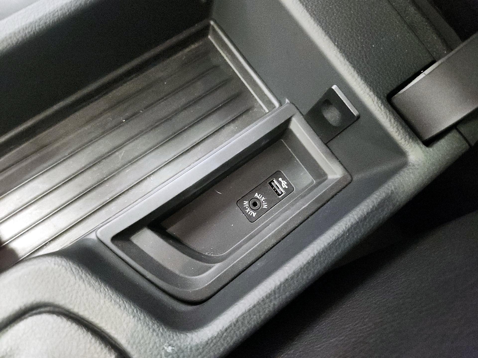 Thumbnail: 2016 BMW 3 Series - 17