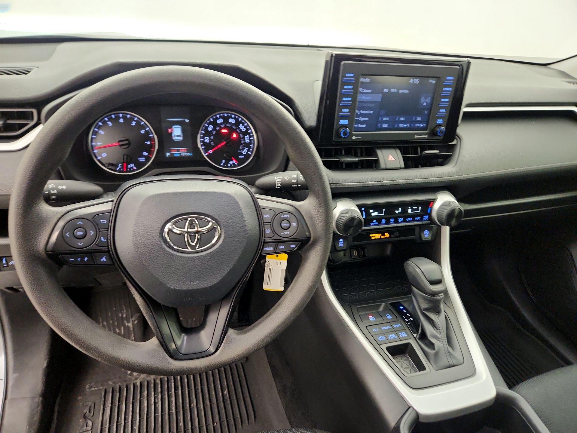 Thumbnail: 2022 Toyota RAV4 - 9