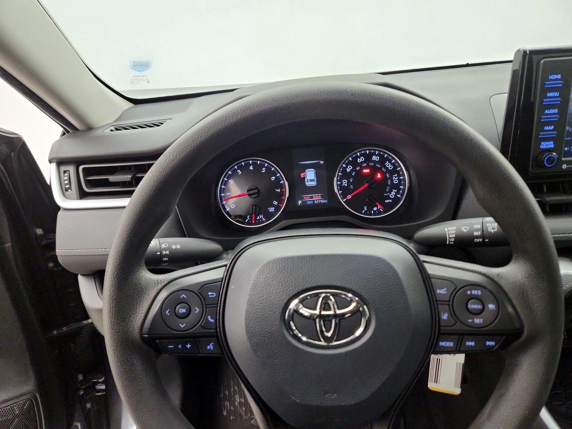 Thumbnail: 2022 Toyota RAV4 - 10