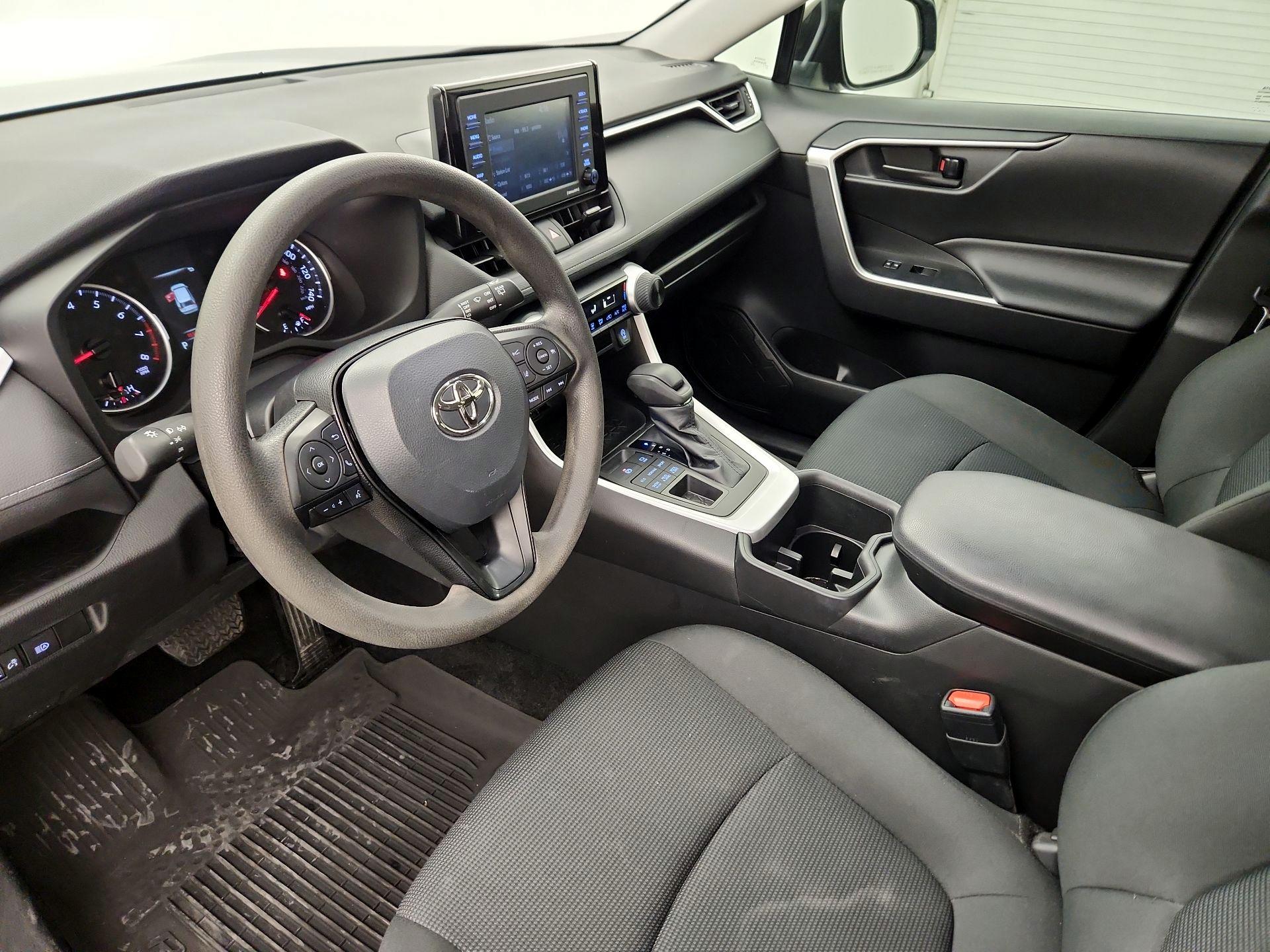 Thumbnail: 2022 Toyota RAV4 - 11