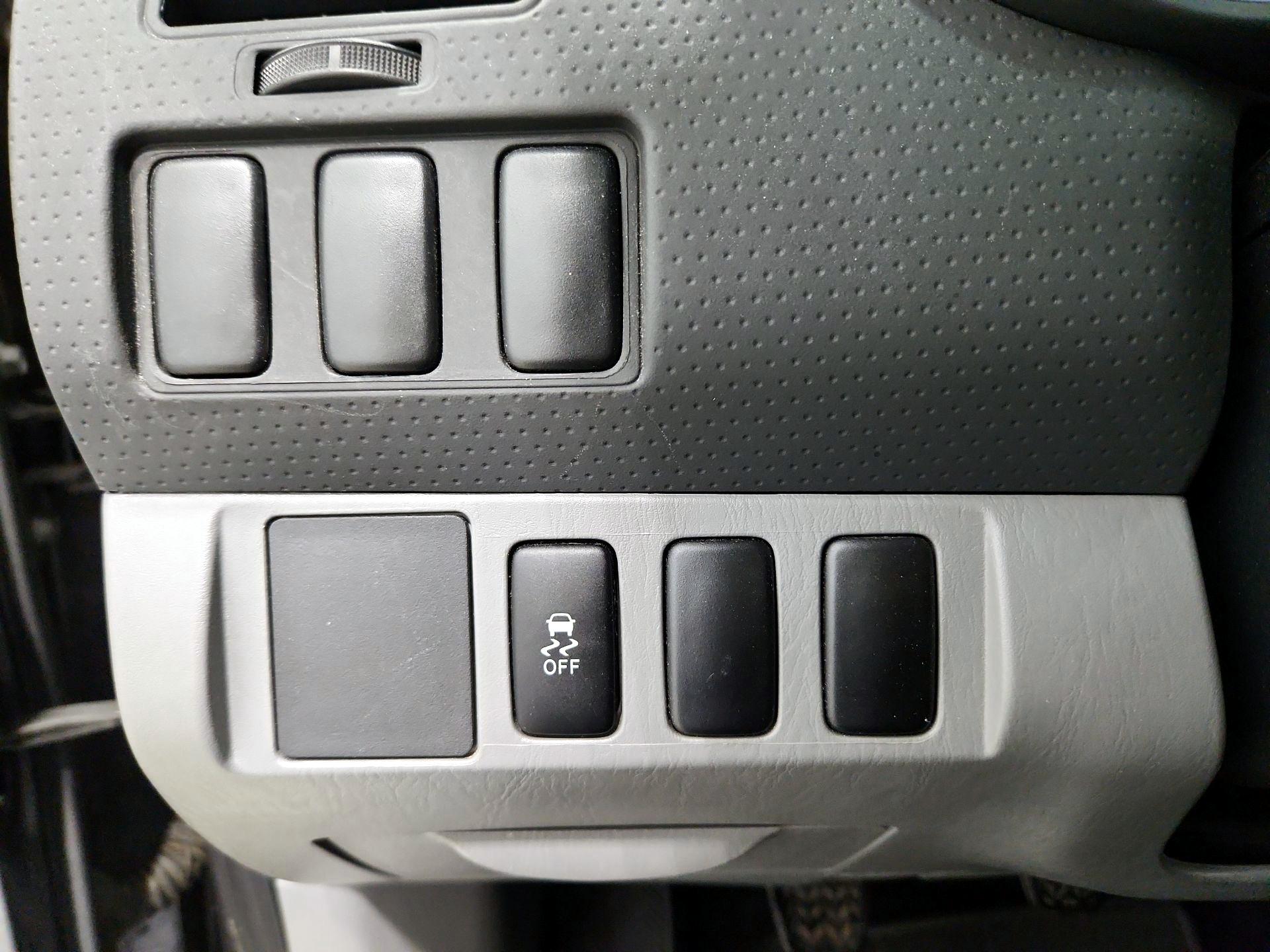 Thumbnail: 2014 Toyota Tacoma - 13