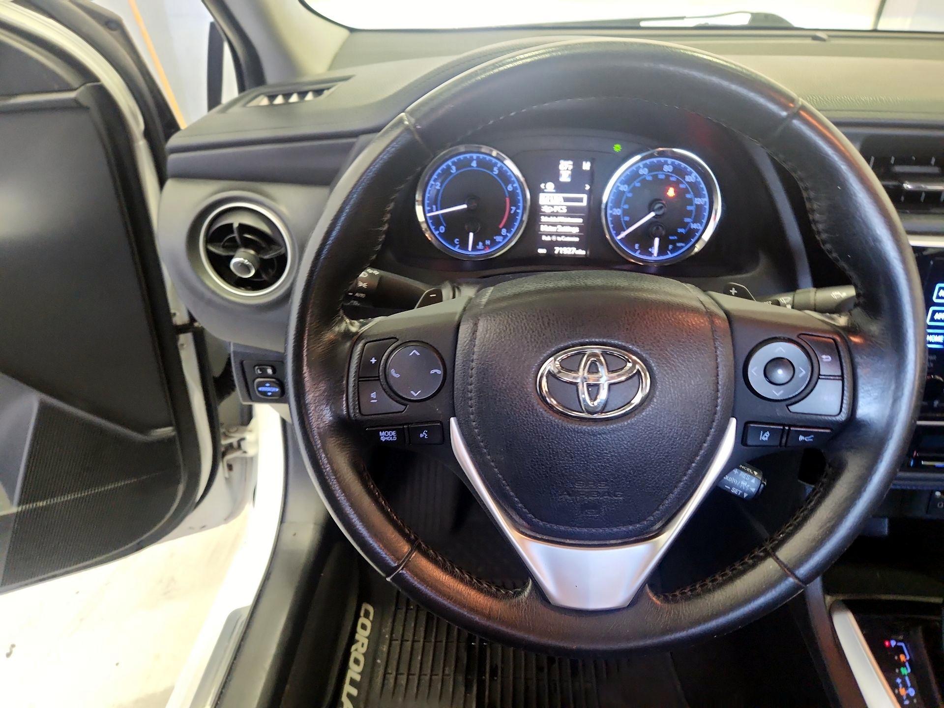 Thumbnail: 2018 Toyota Corolla - 10