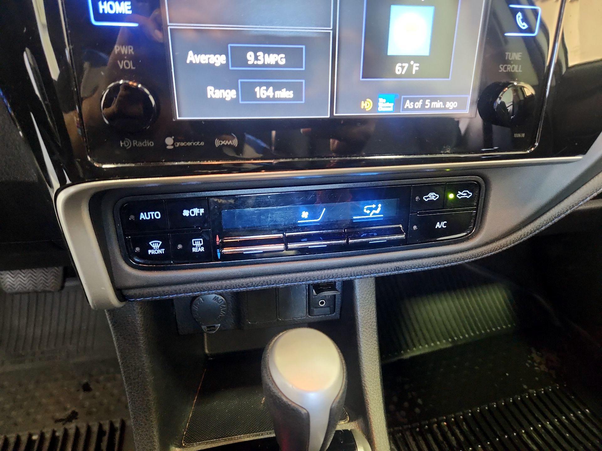 Thumbnail: 2018 Toyota Corolla - 16