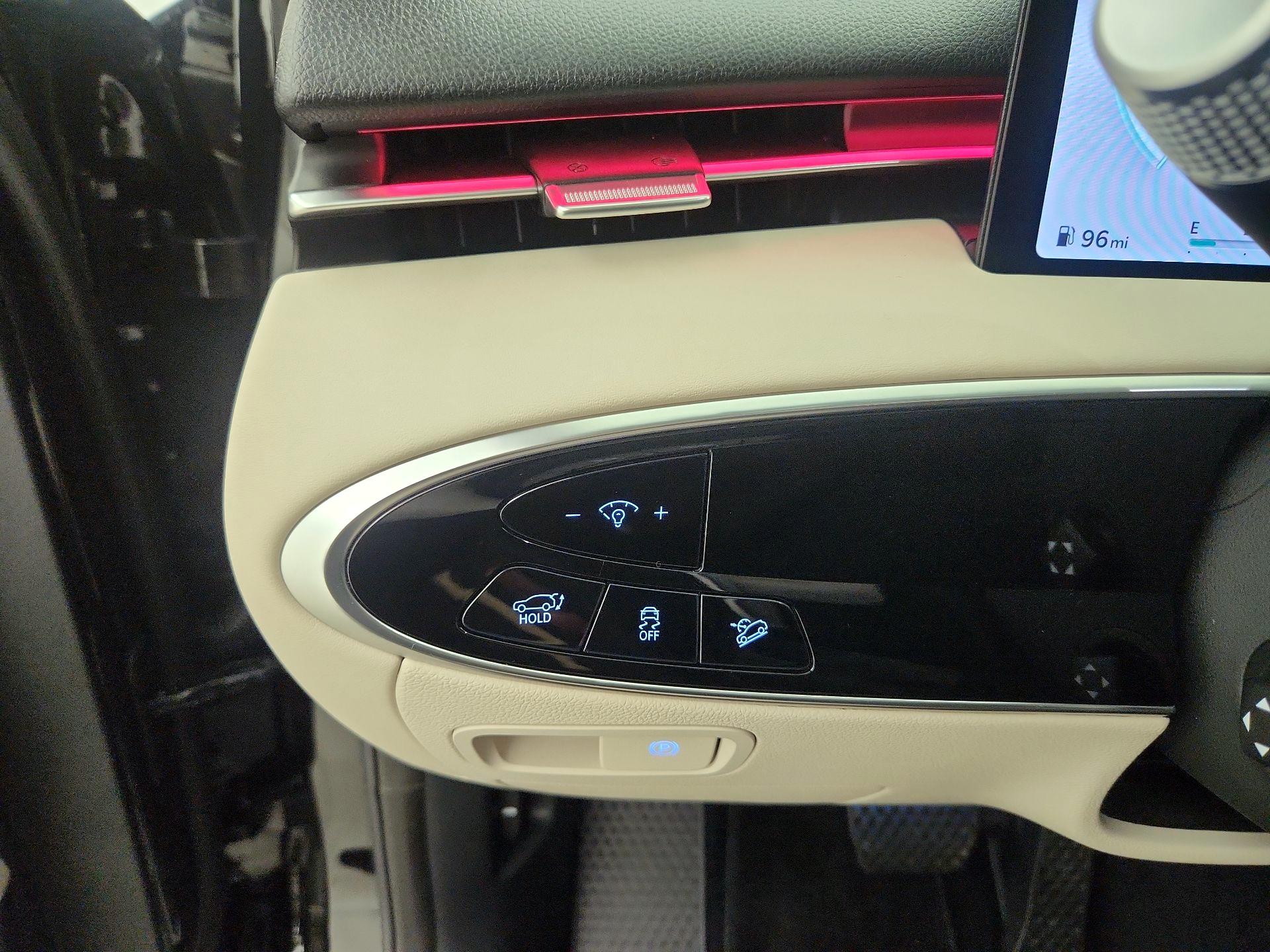 Thumbnail: 2026 Genesis GV70 - 13