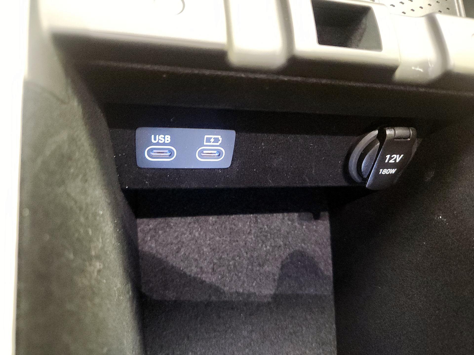 Thumbnail: 2026 Genesis GV70 - 17