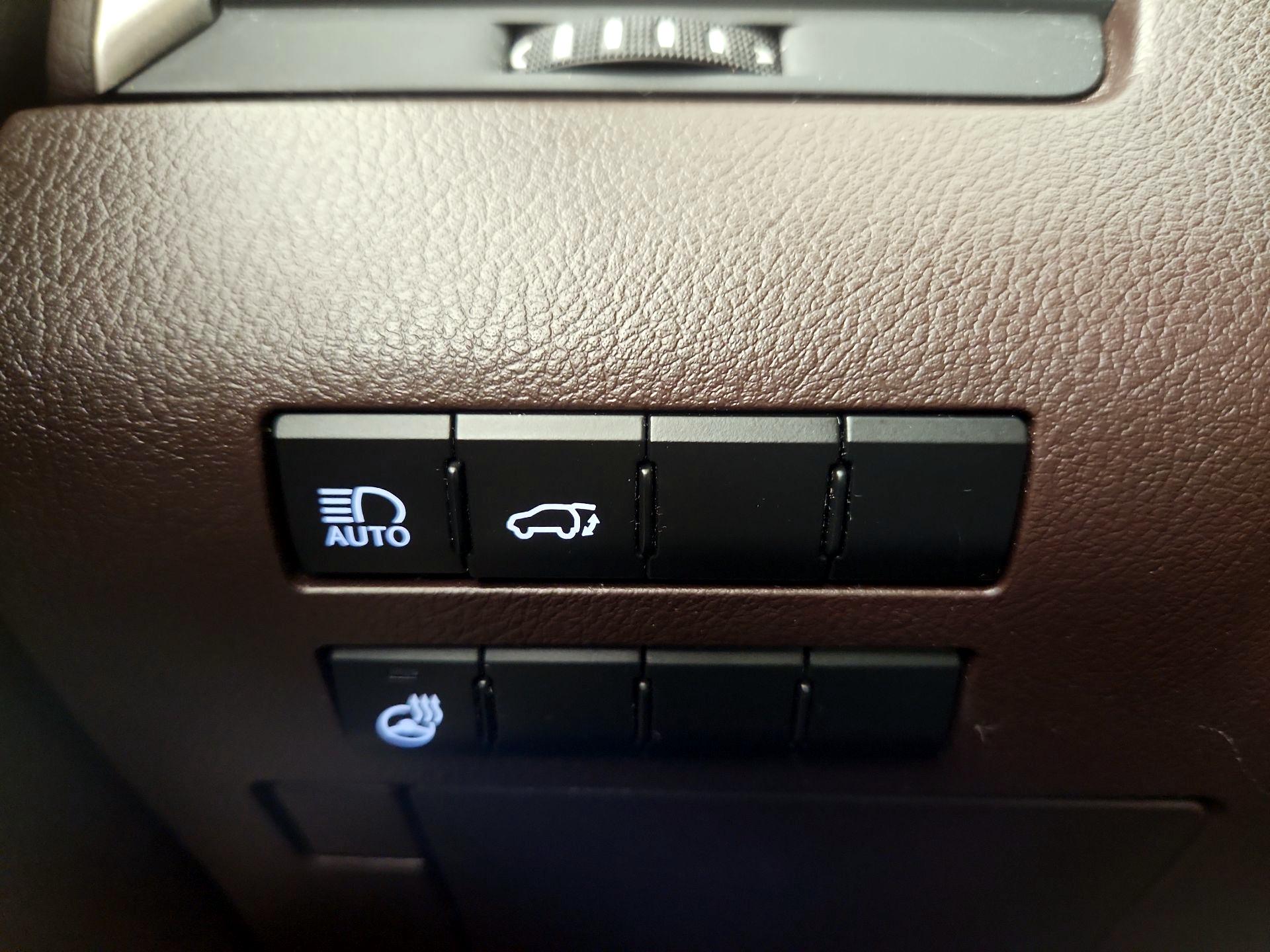 Thumbnail: 2018 Lexus RX - 13