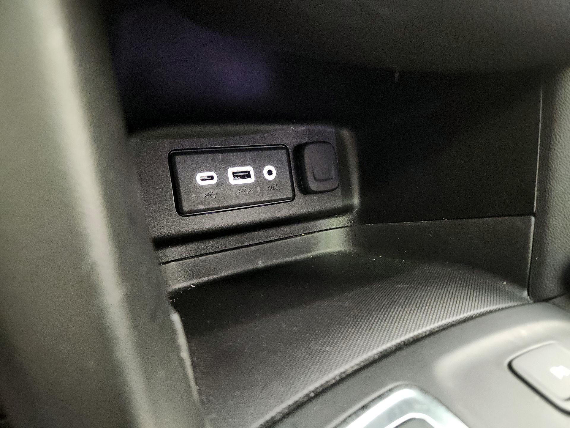 Thumbnail: 2022 Chevrolet Equinox - 18