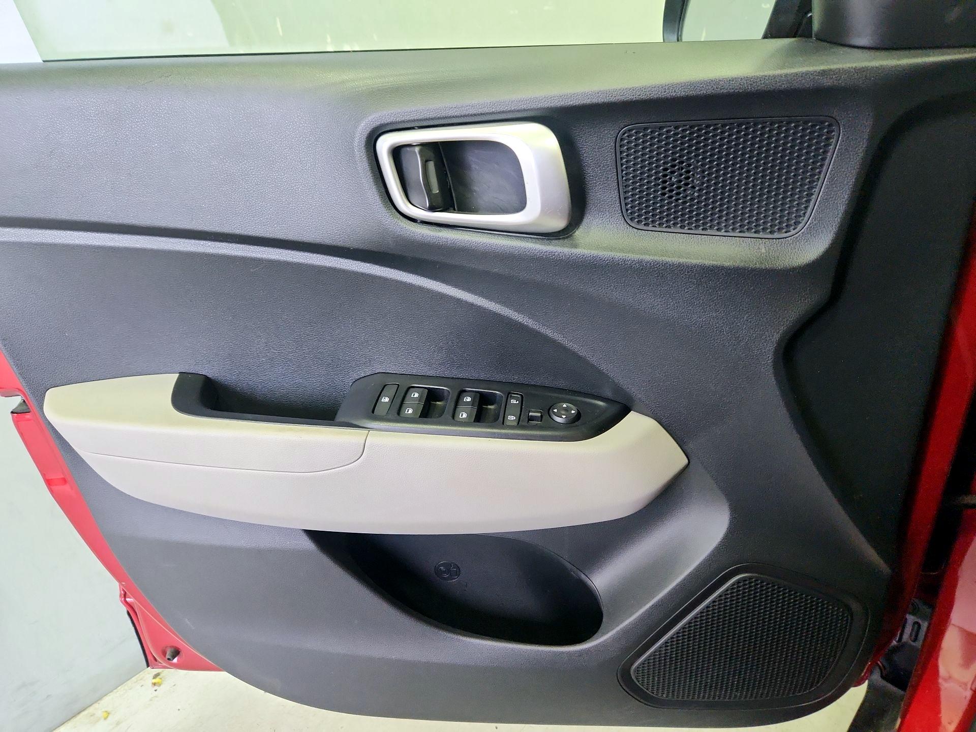 Thumbnail: 2024 Hyundai Venue - 12