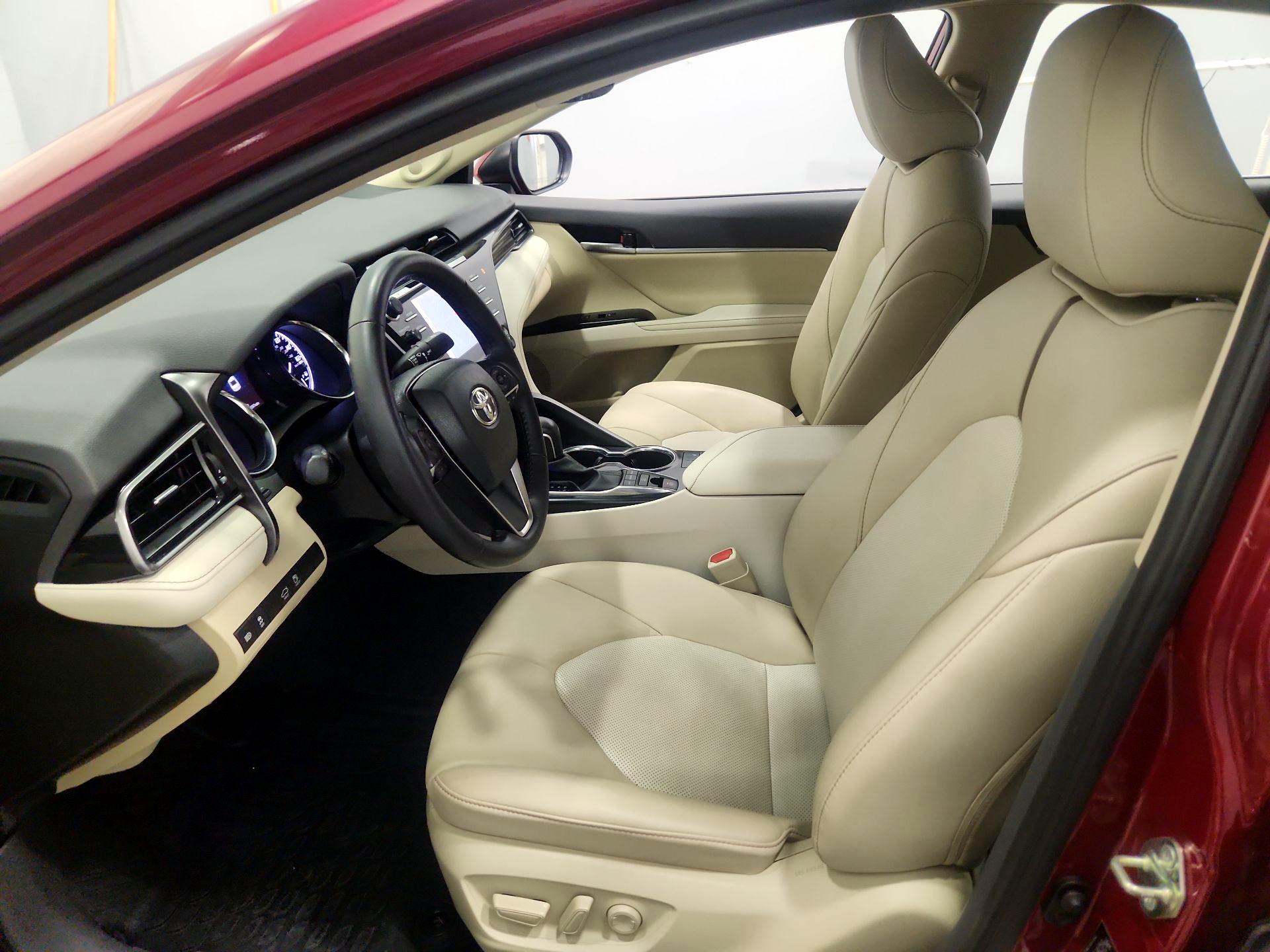 Thumbnail: 2020 Toyota Camry - 11