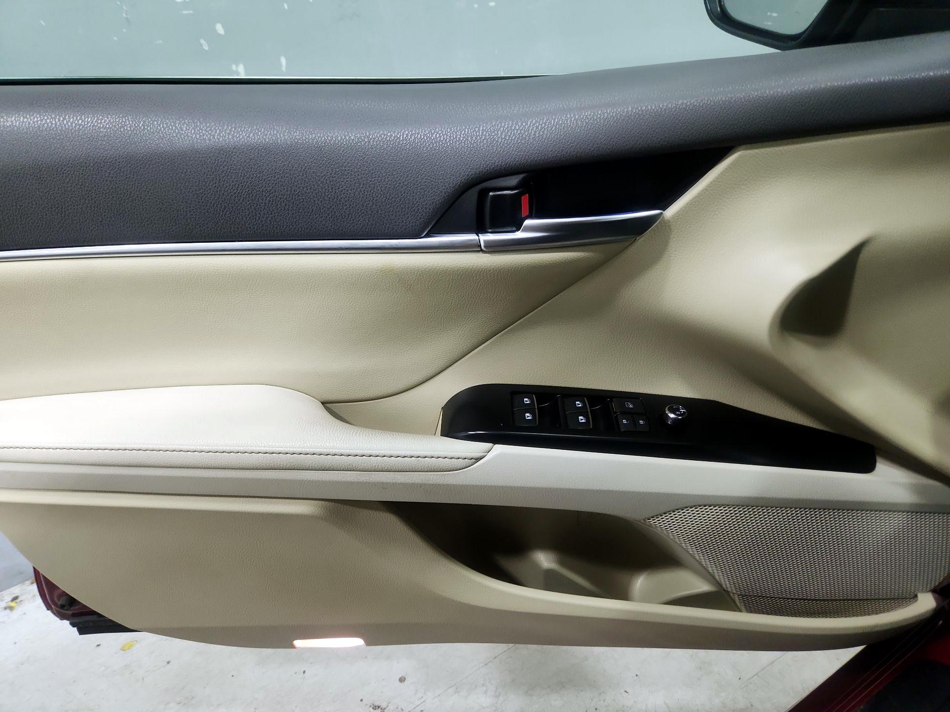 Thumbnail: 2020 Toyota Camry - 12