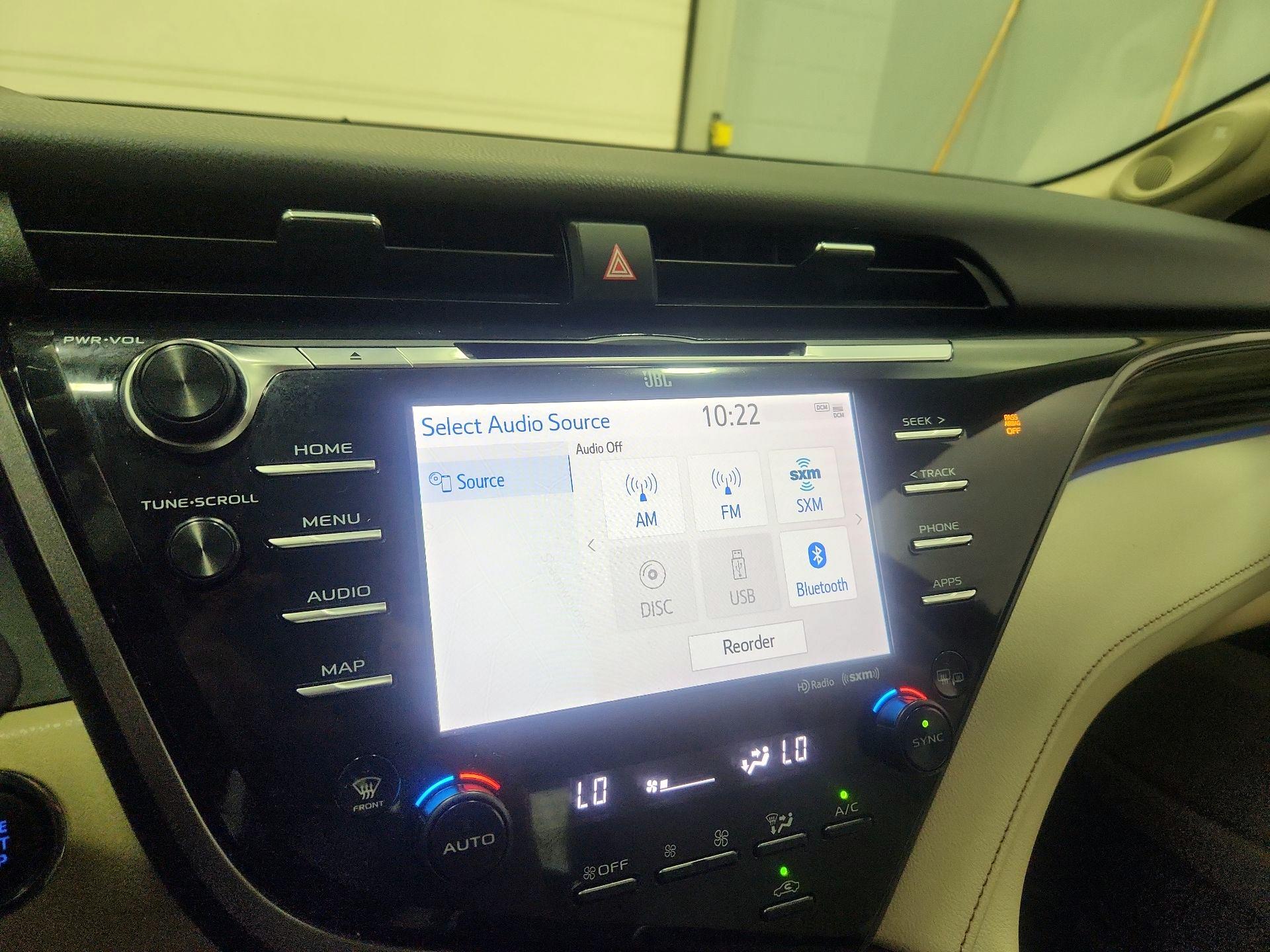 Thumbnail: 2020 Toyota Camry - 16