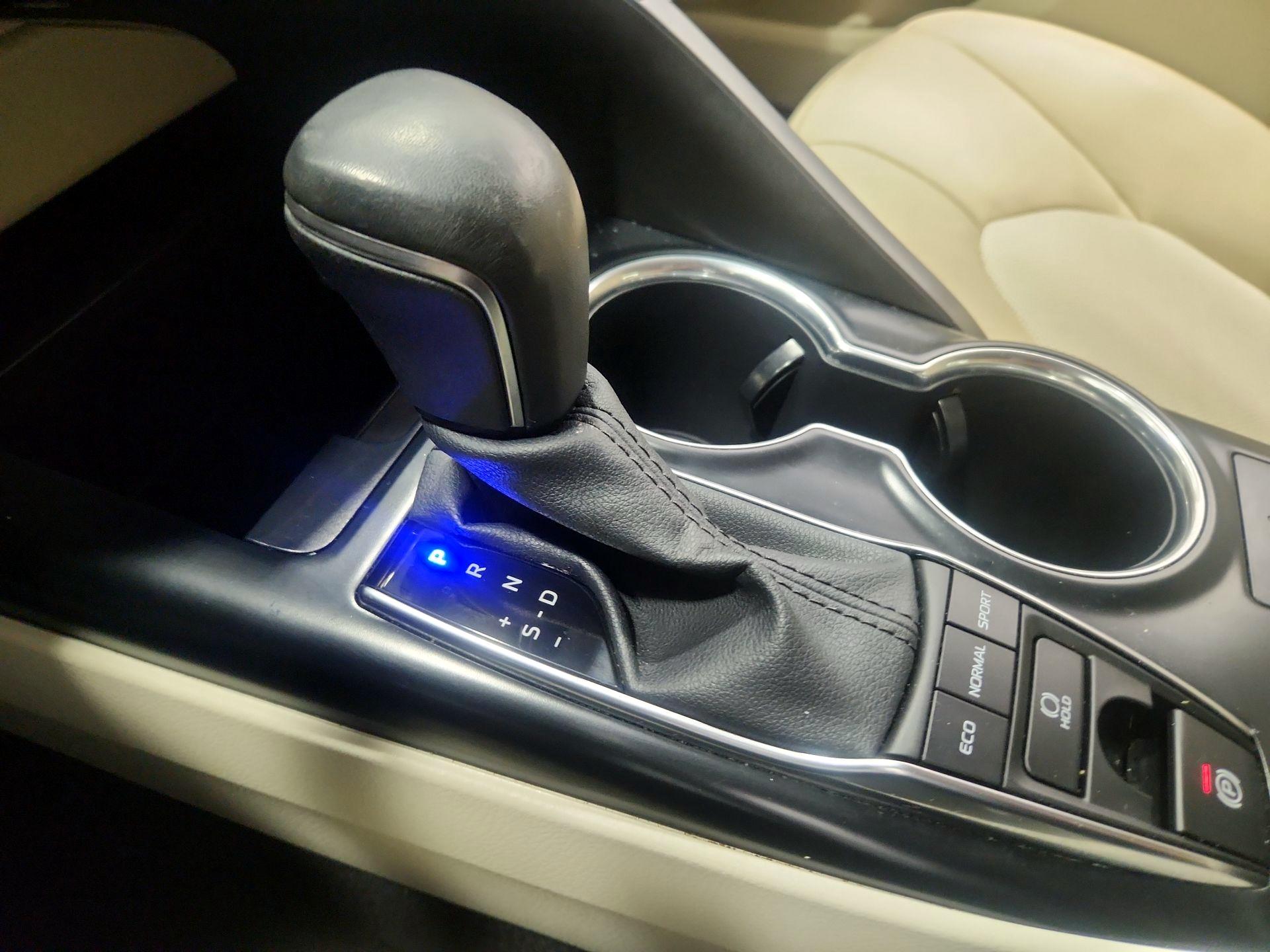 Thumbnail: 2020 Toyota Camry - 18