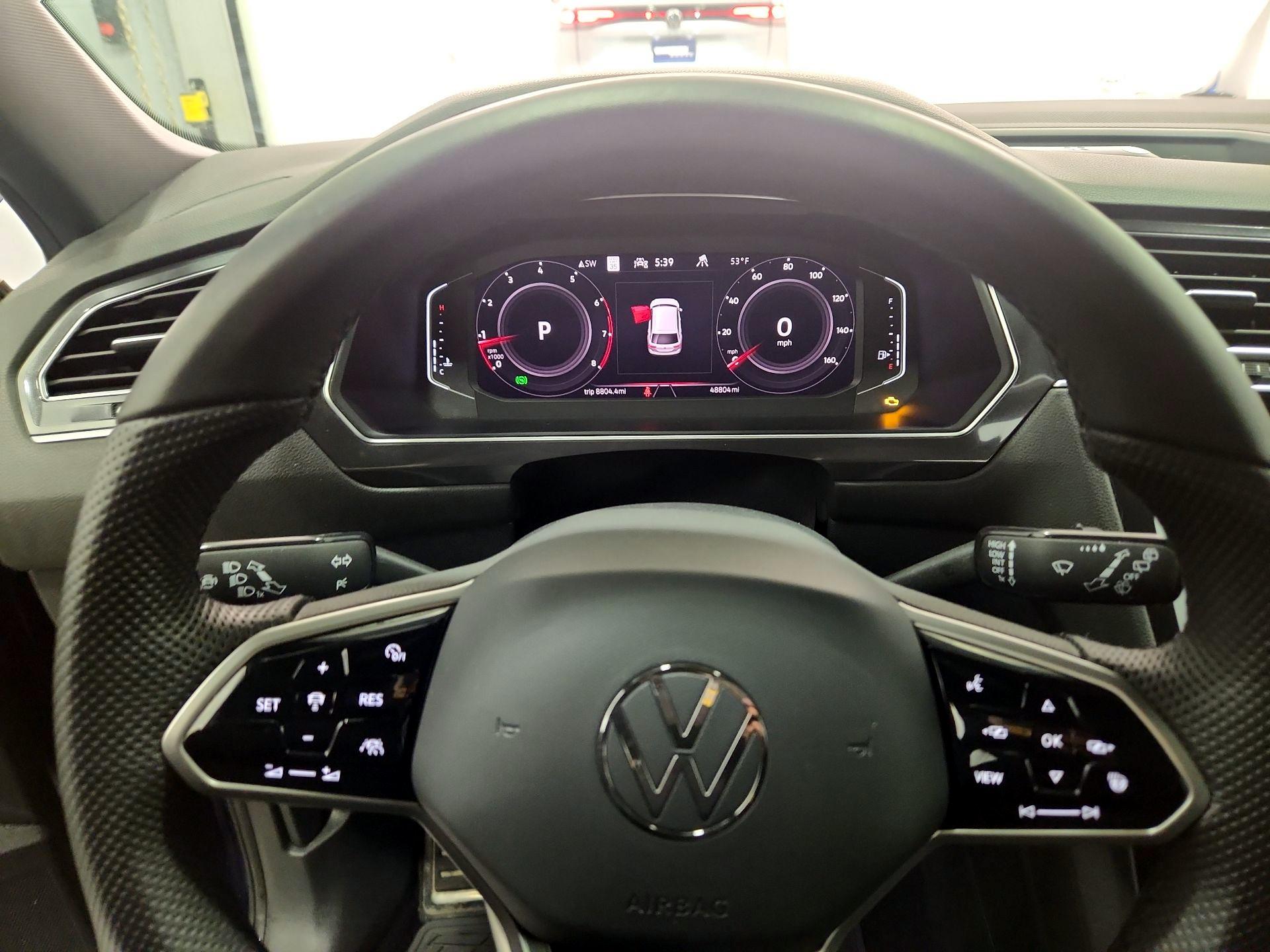 Thumbnail: 2022 Volkswagen Tiguan - 10