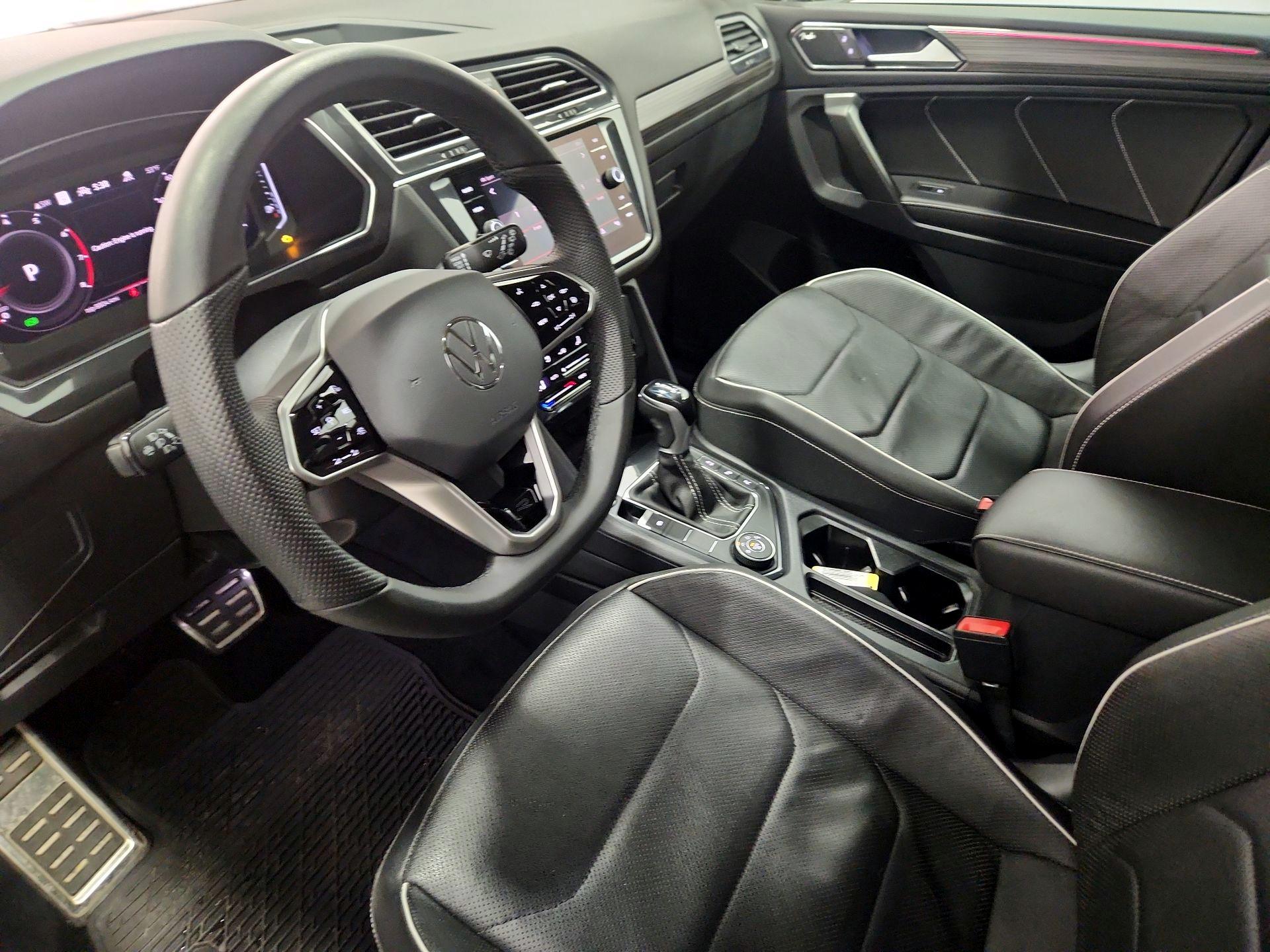 Thumbnail: 2022 Volkswagen Tiguan - 11