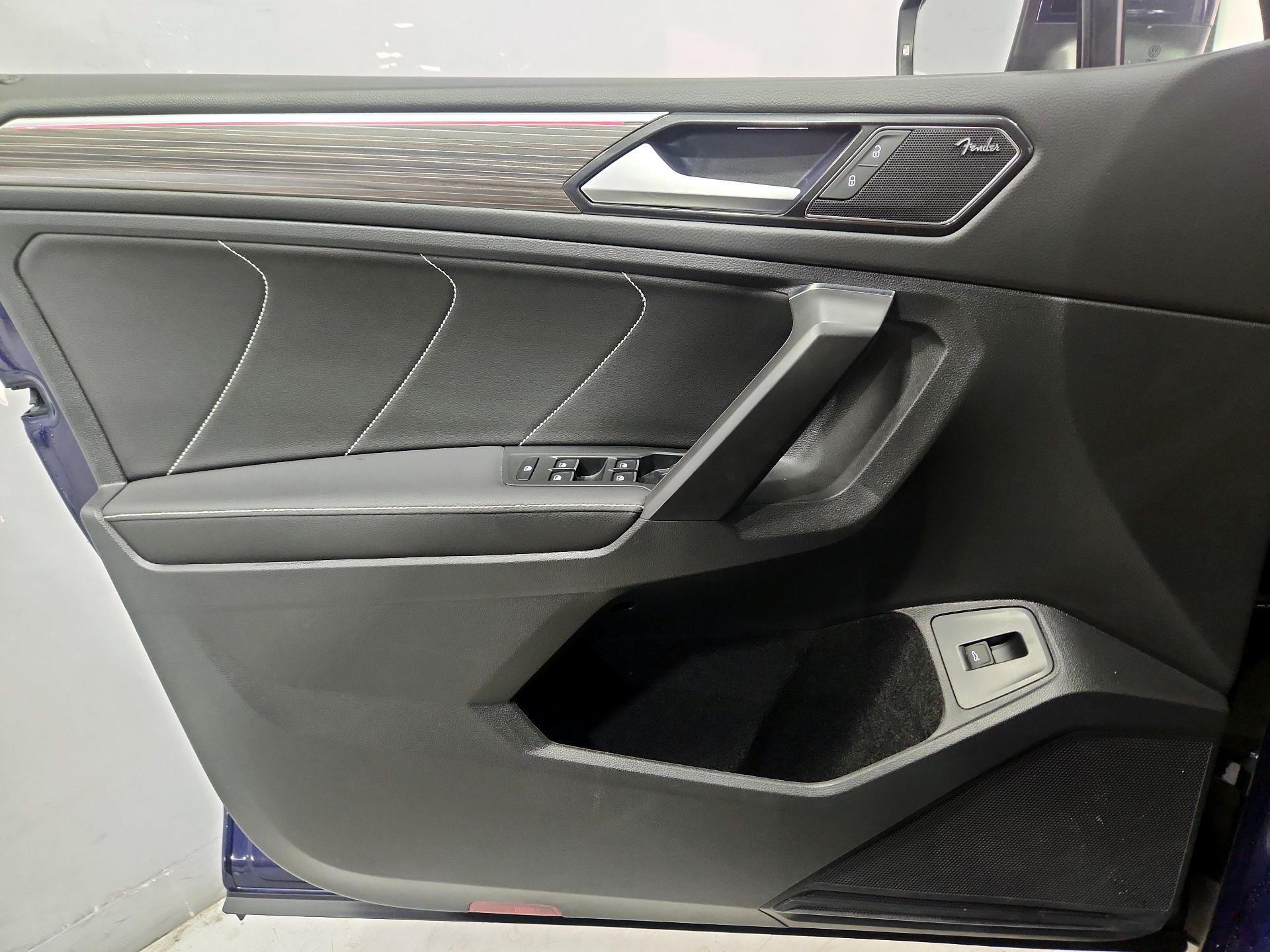 Thumbnail: 2022 Volkswagen Tiguan - 12