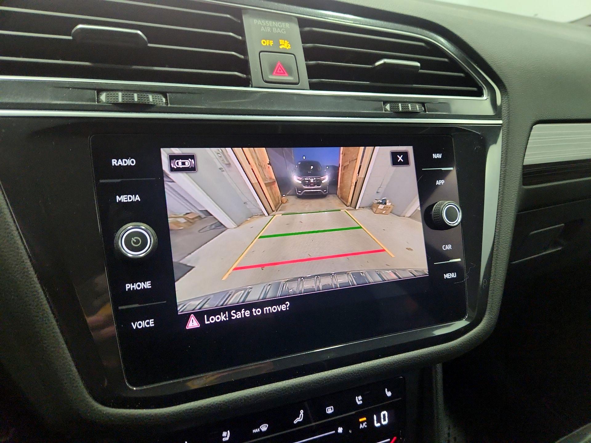 Thumbnail: 2022 Volkswagen Tiguan - 14