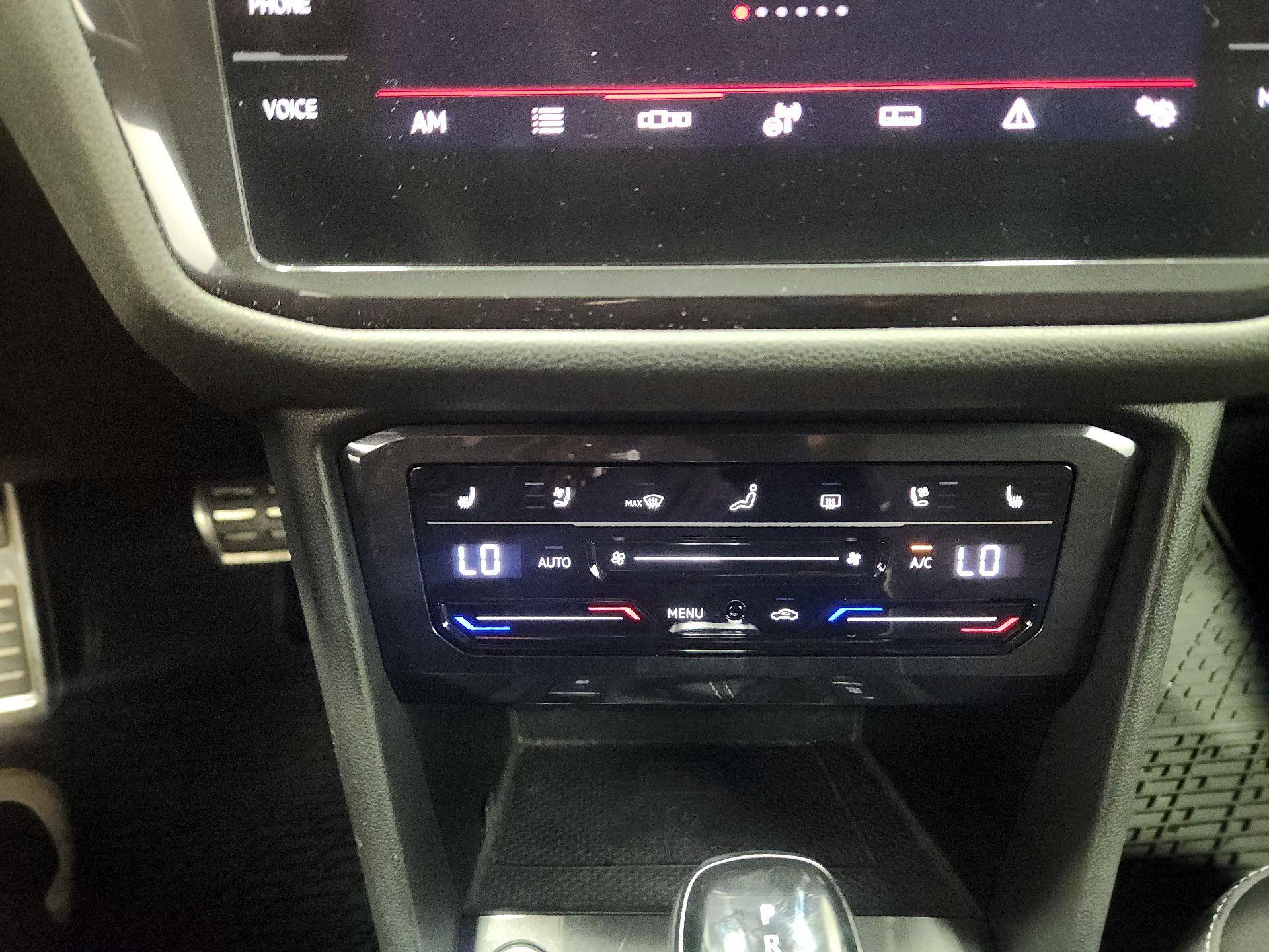 Thumbnail: 2022 Volkswagen Tiguan - 16