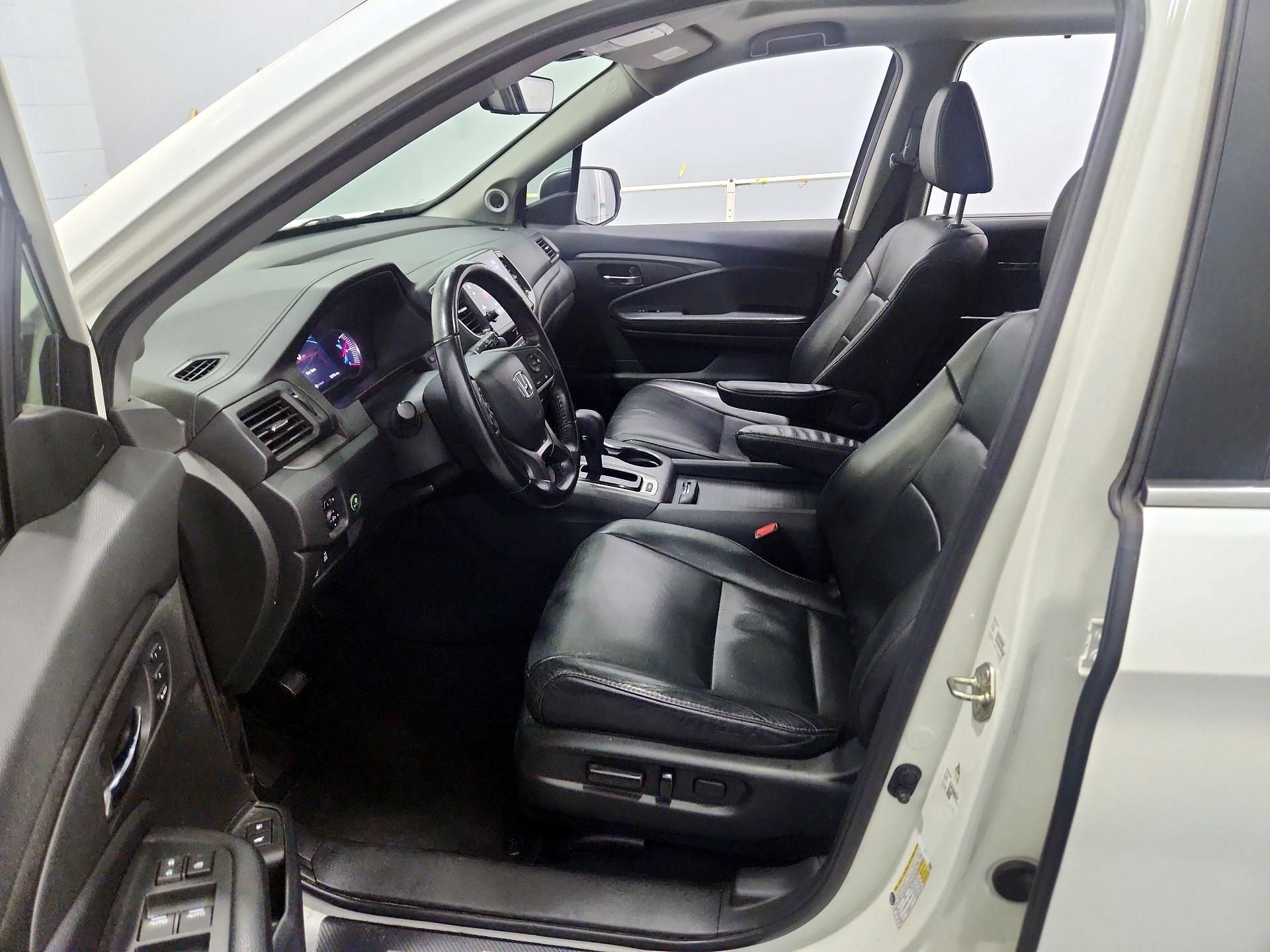 Thumbnail: 2019 Honda Pilot - 11