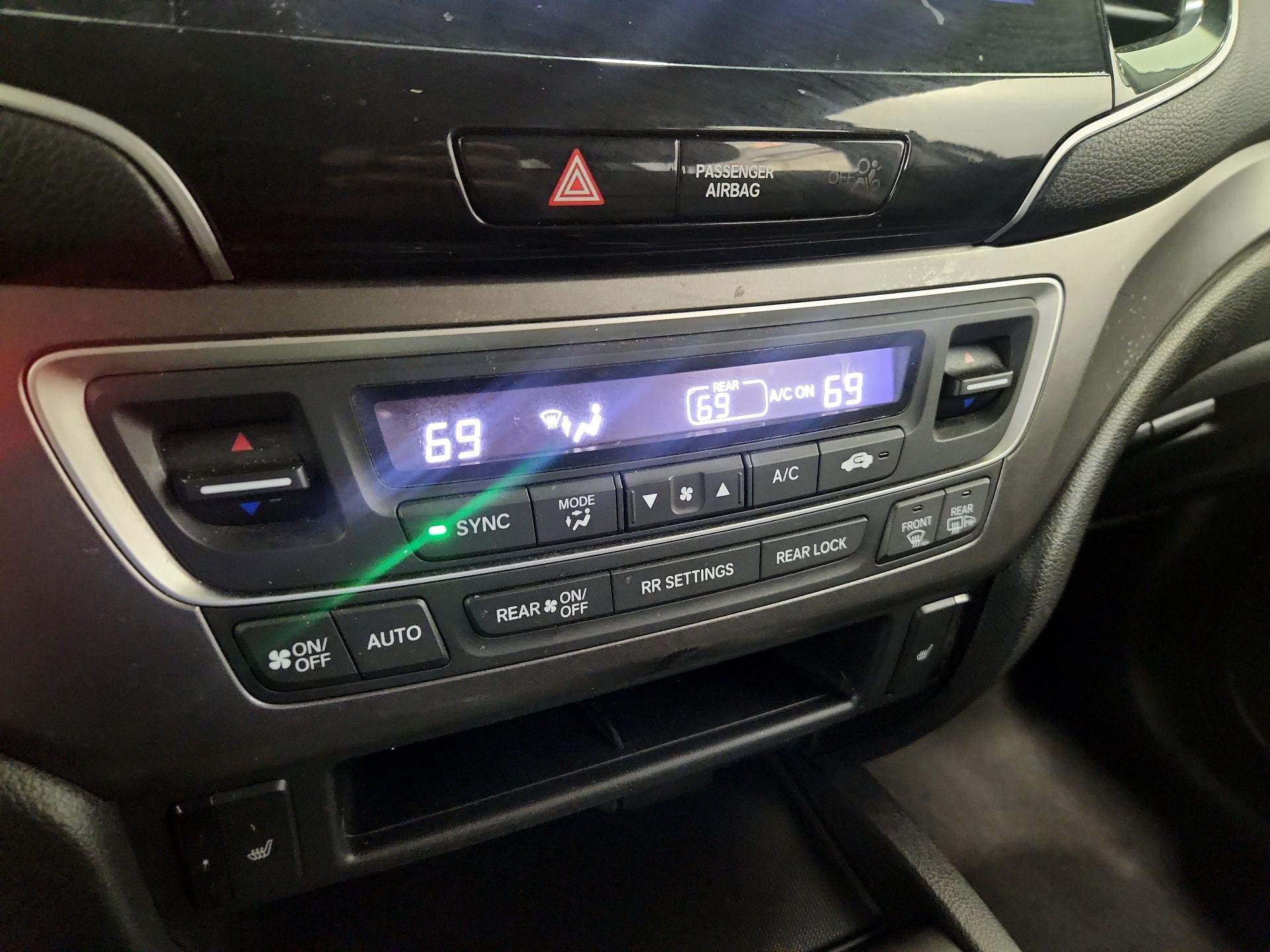 Thumbnail: 2019 Honda Pilot - 16