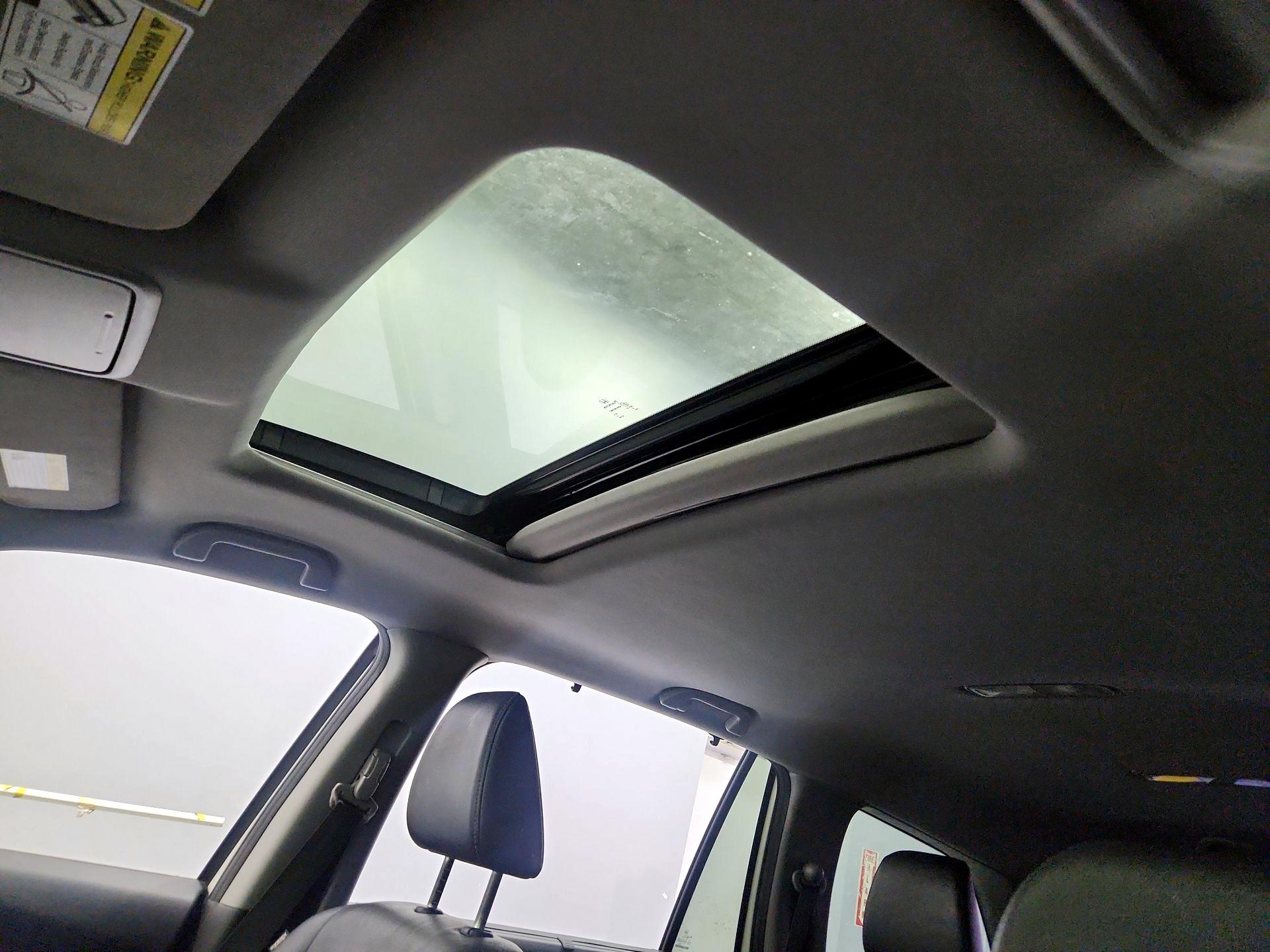 Thumbnail: 2019 Honda Pilot - 19