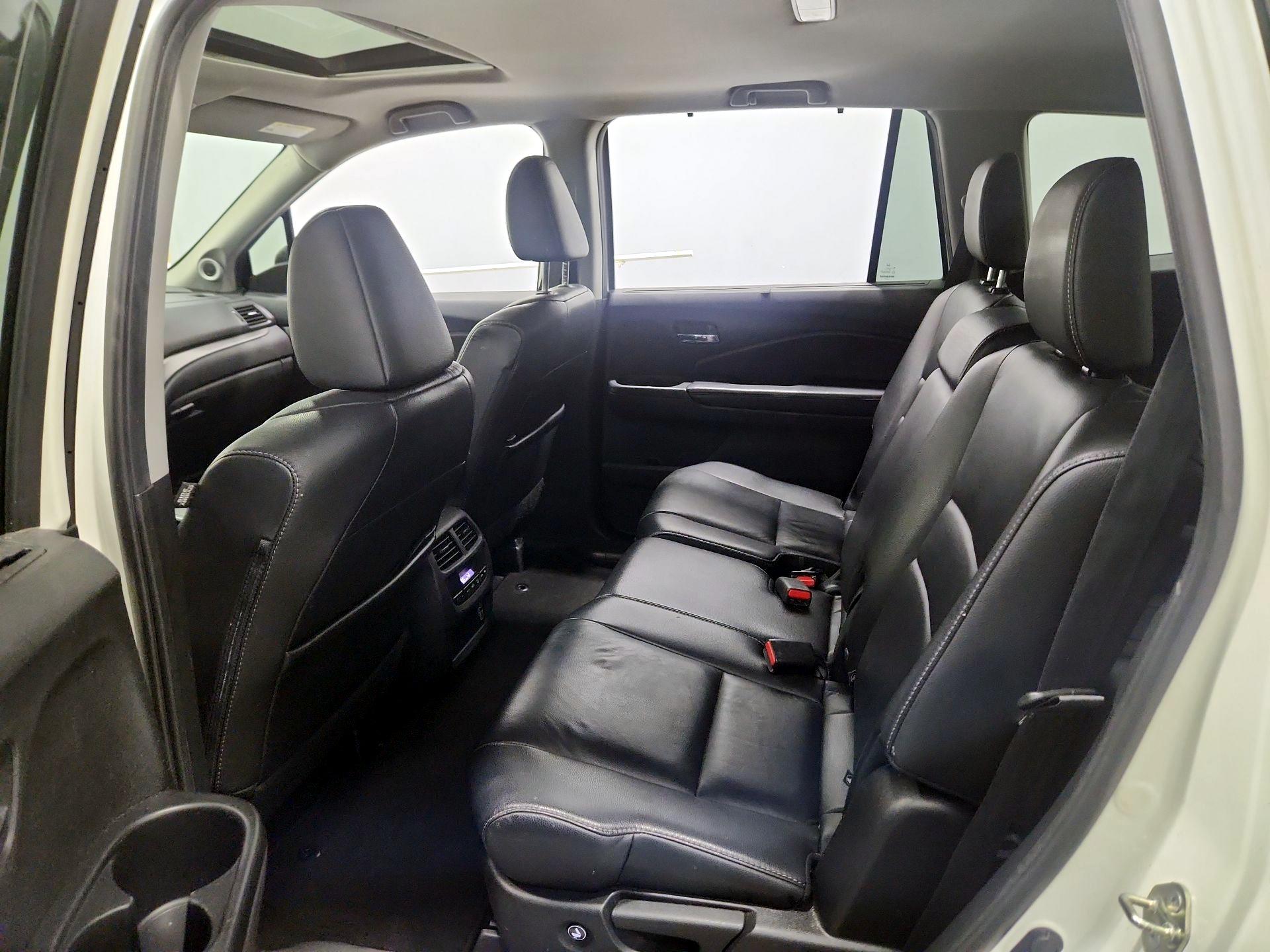 Thumbnail: 2019 Honda Pilot - 20