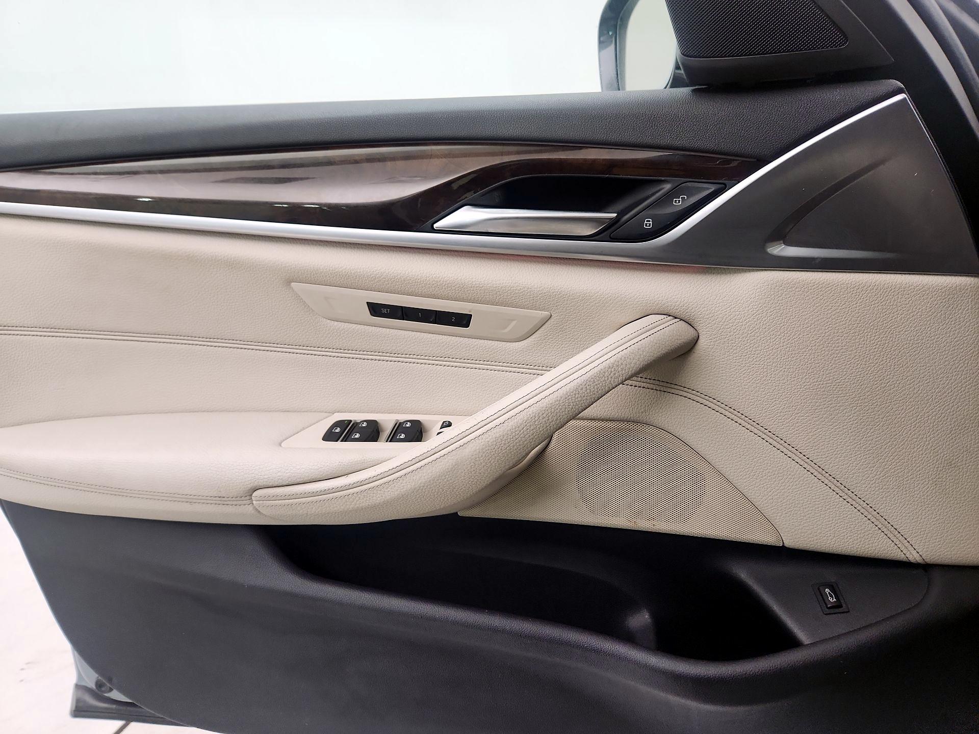 Thumbnail: 2017 BMW 5 Series - 10